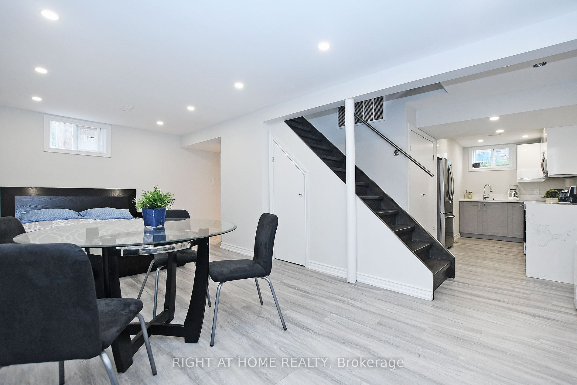 454 Alper Street