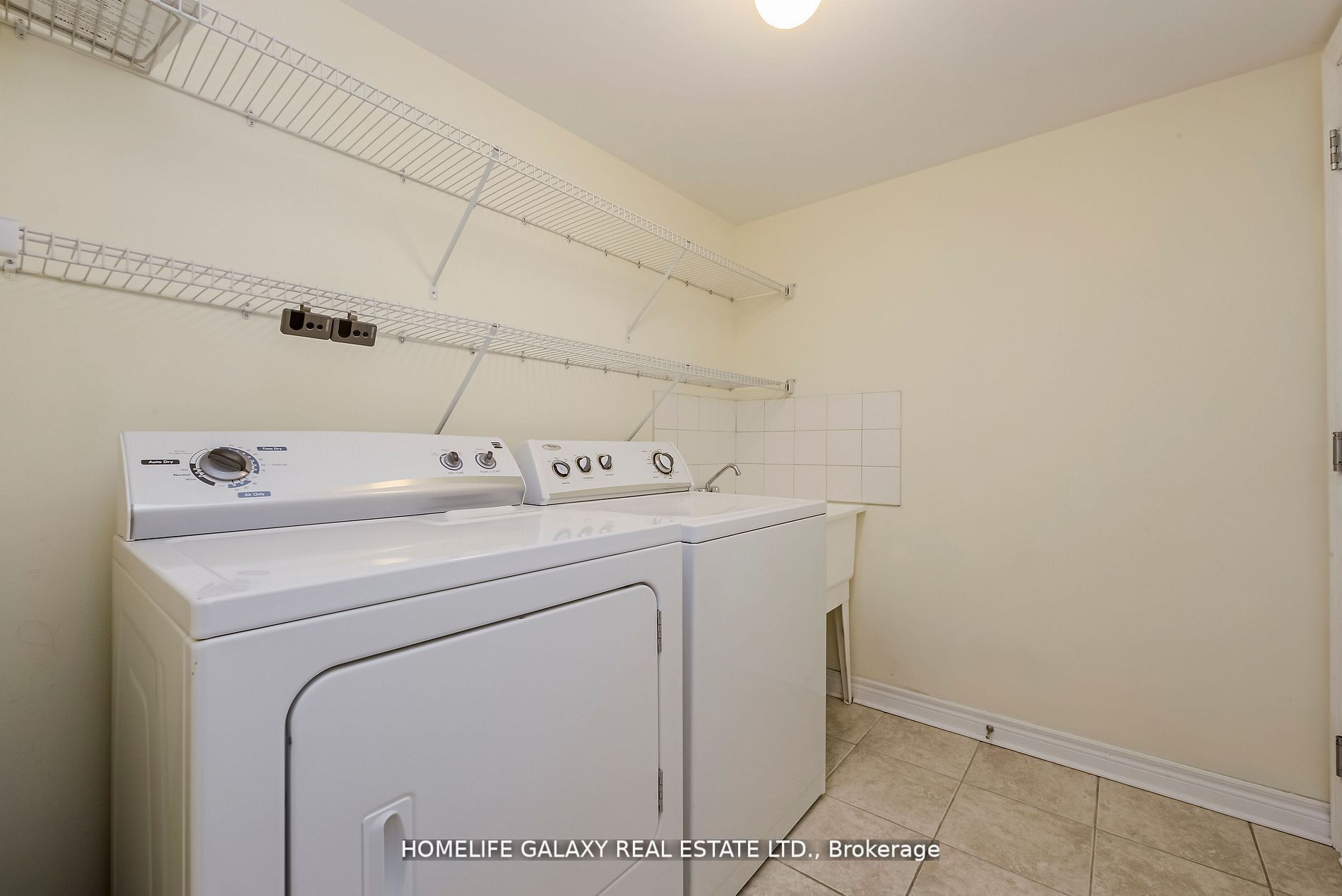 17 Ivy Stone Crt