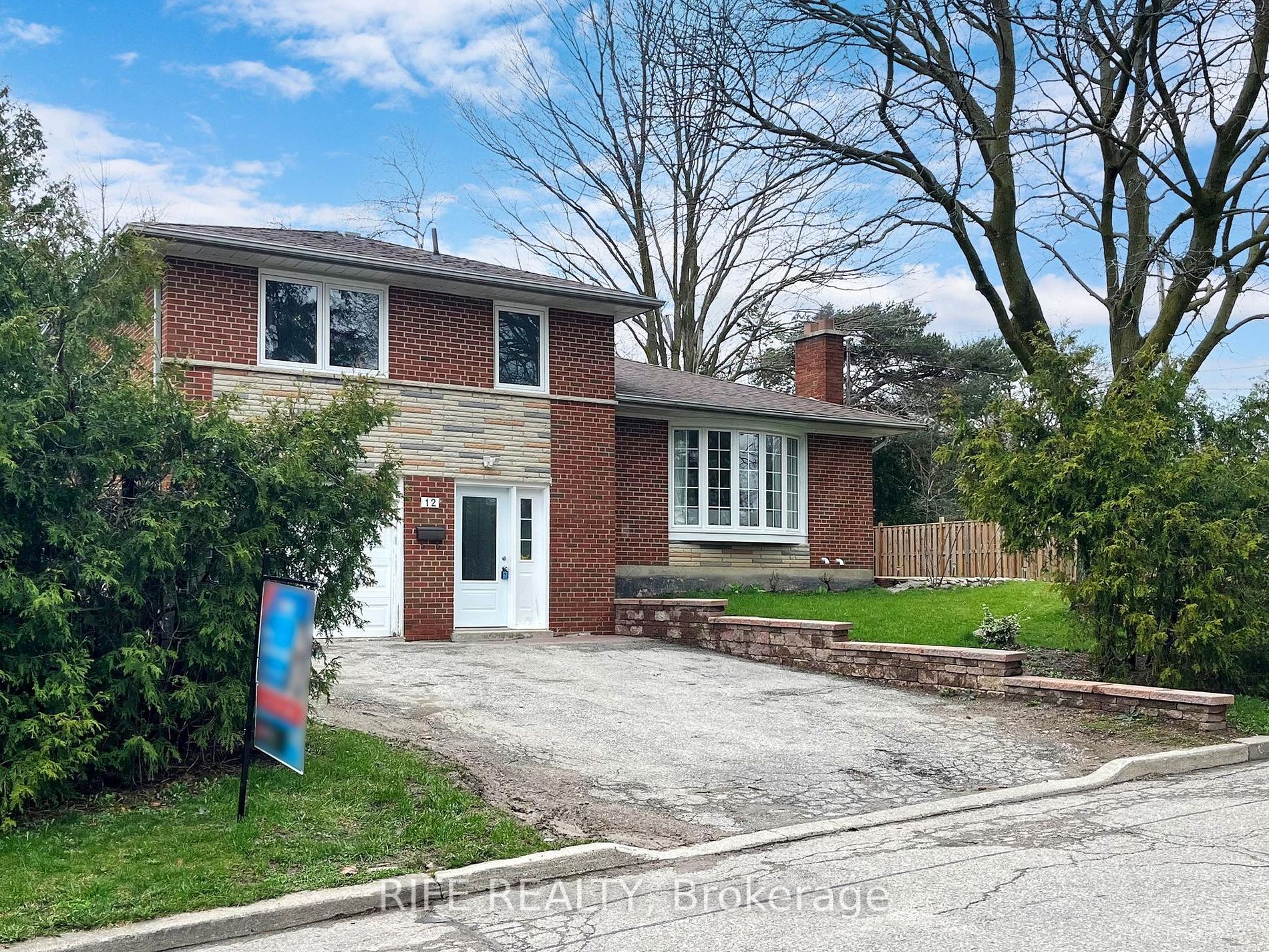 12 Sherwood Forest Drive