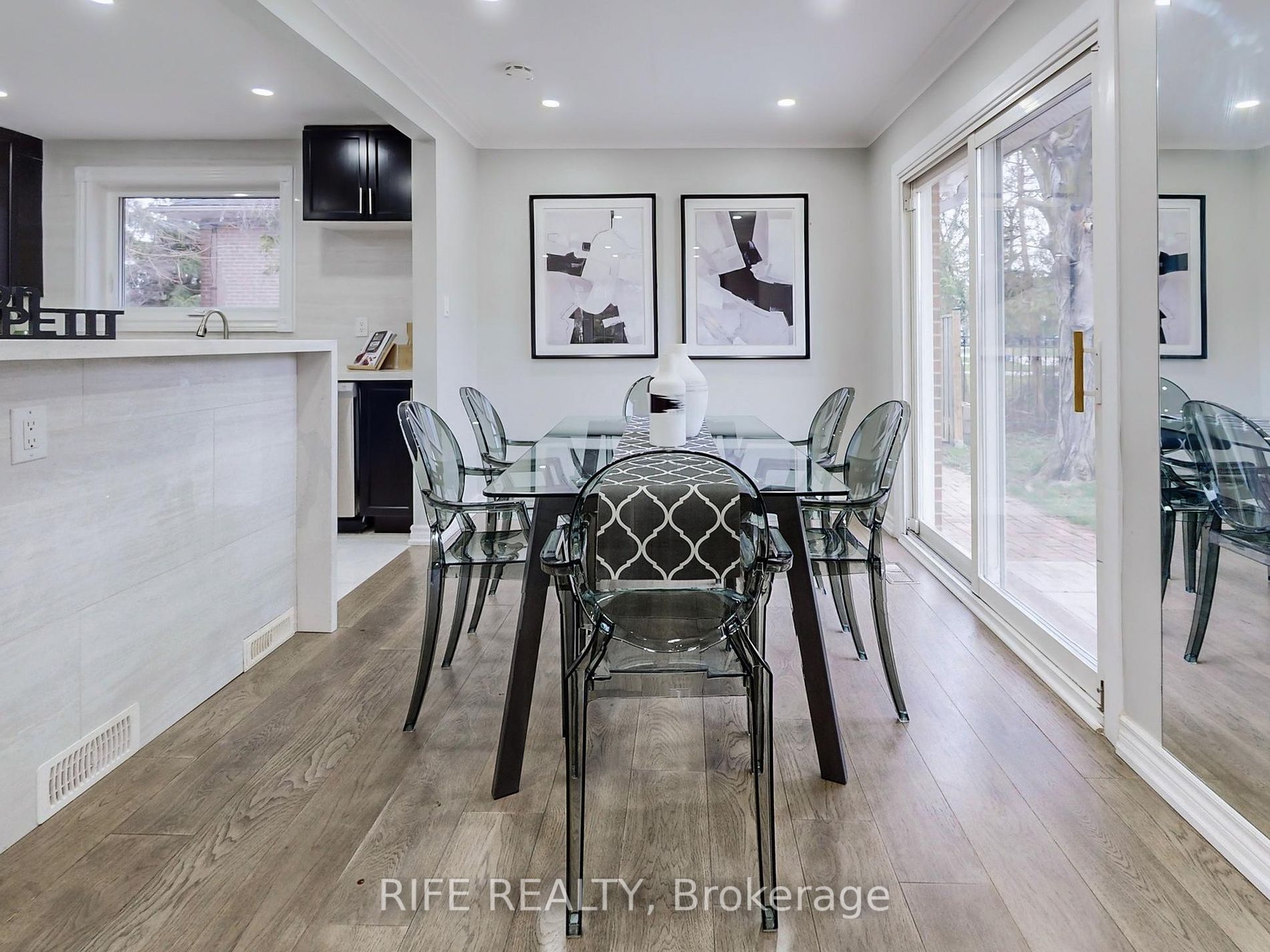 12 Sherwood Forest Drive
