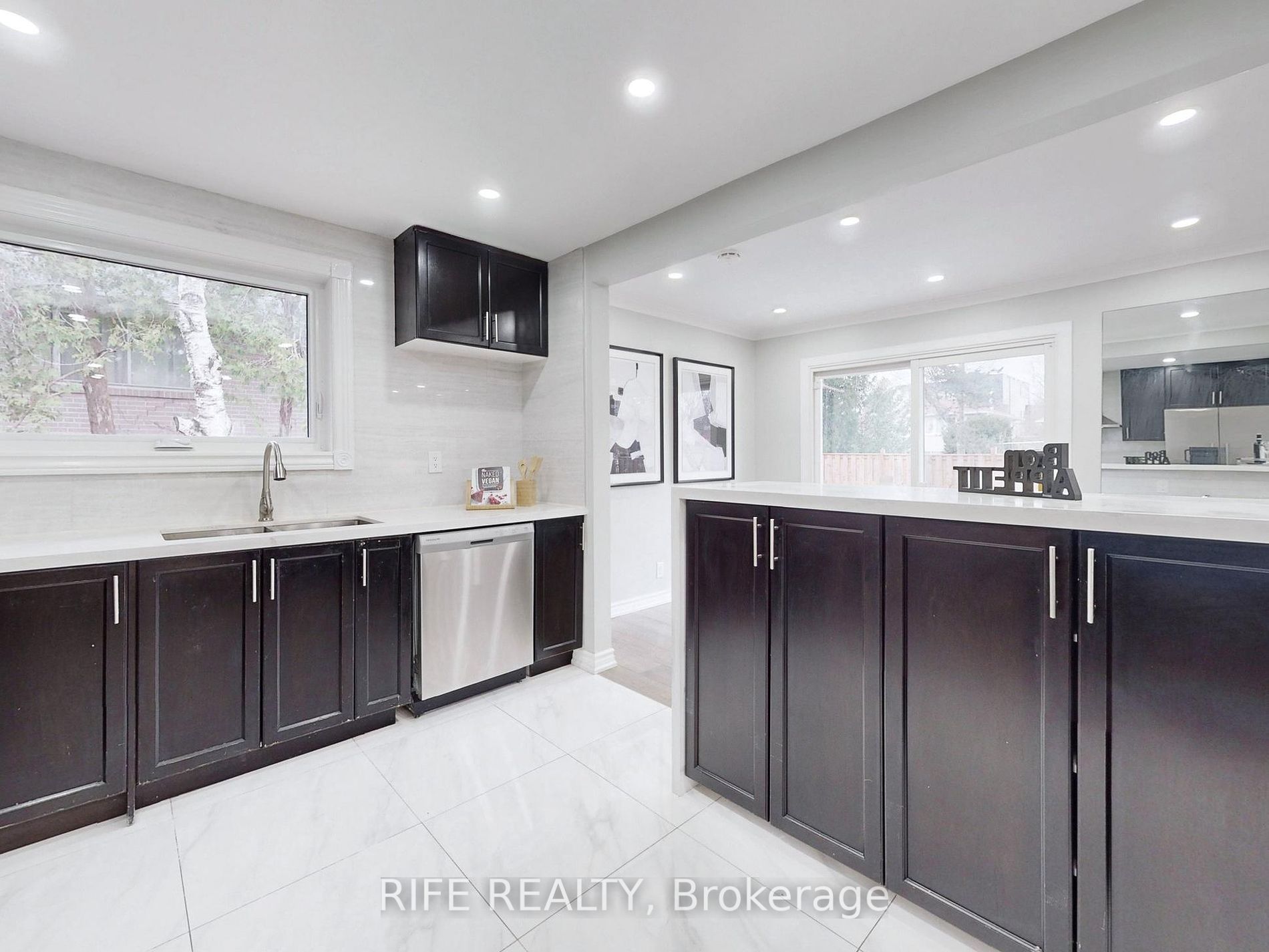 12 Sherwood Forest Drive