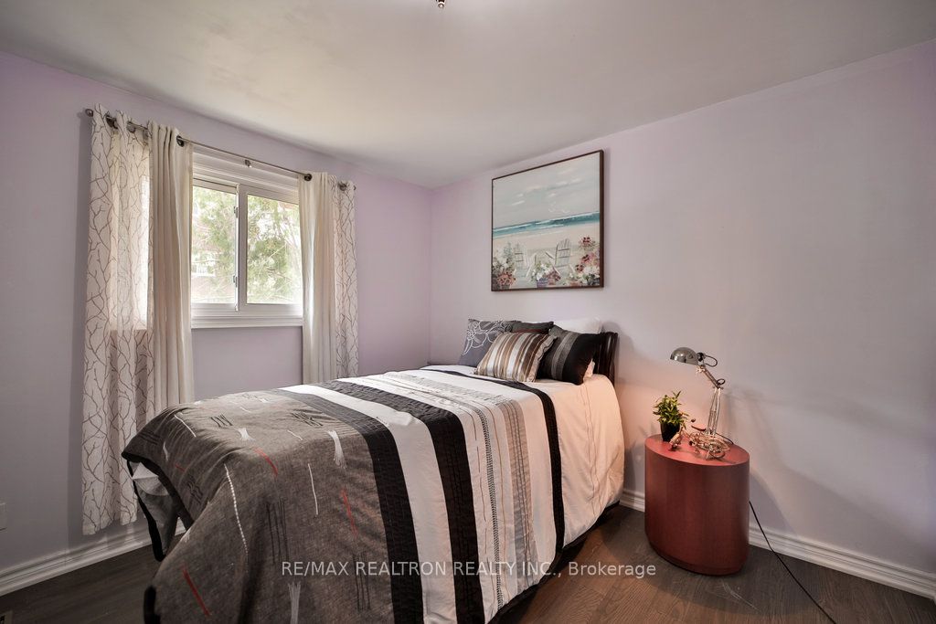 520 Elm Rd