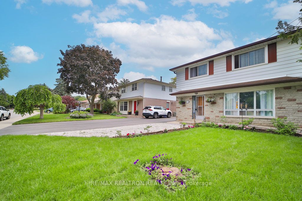 520 Elm Rd