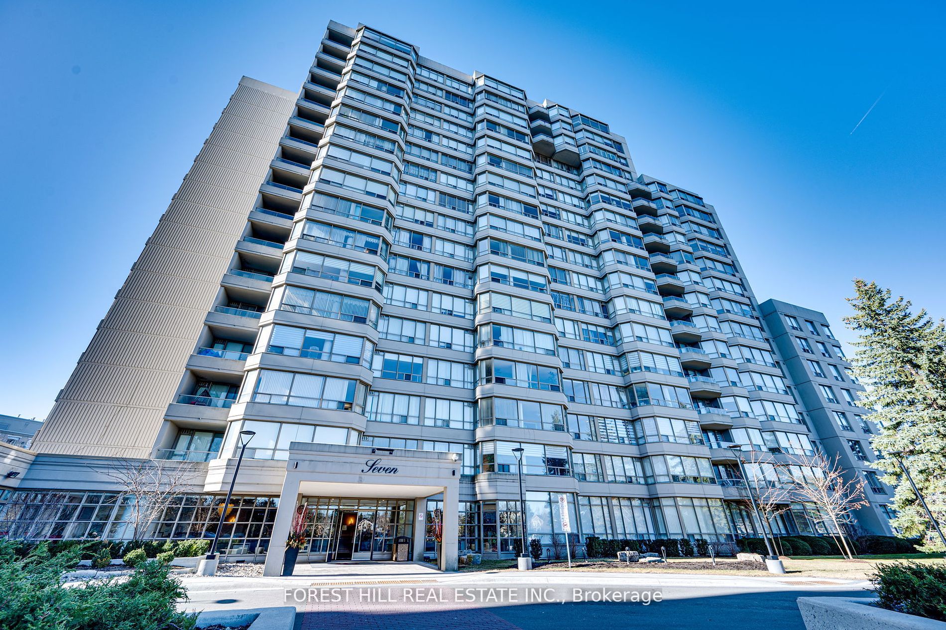 7 Townsgate Dr, #304