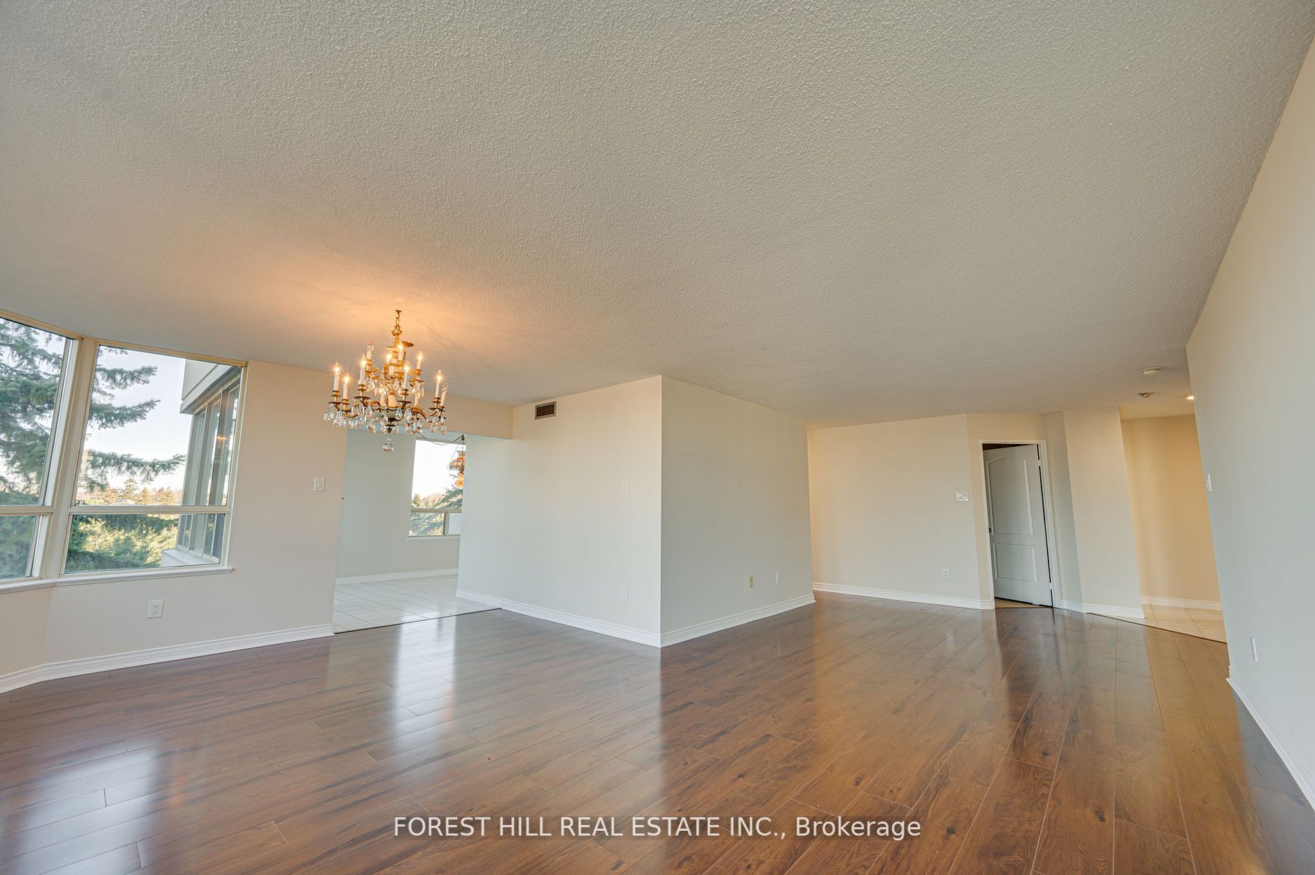 7 Townsgate Dr, #304