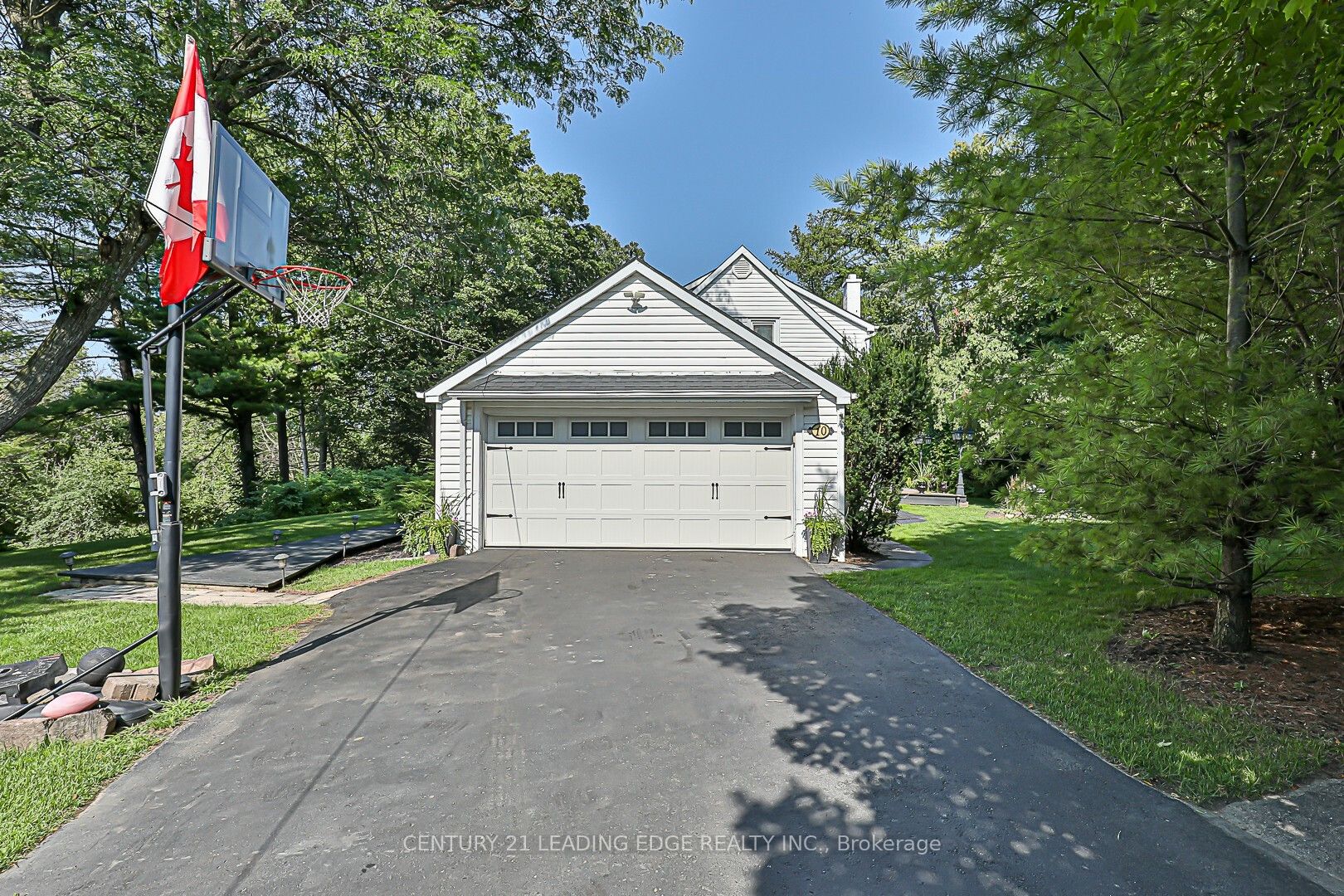 10 YORKTON Boulevard