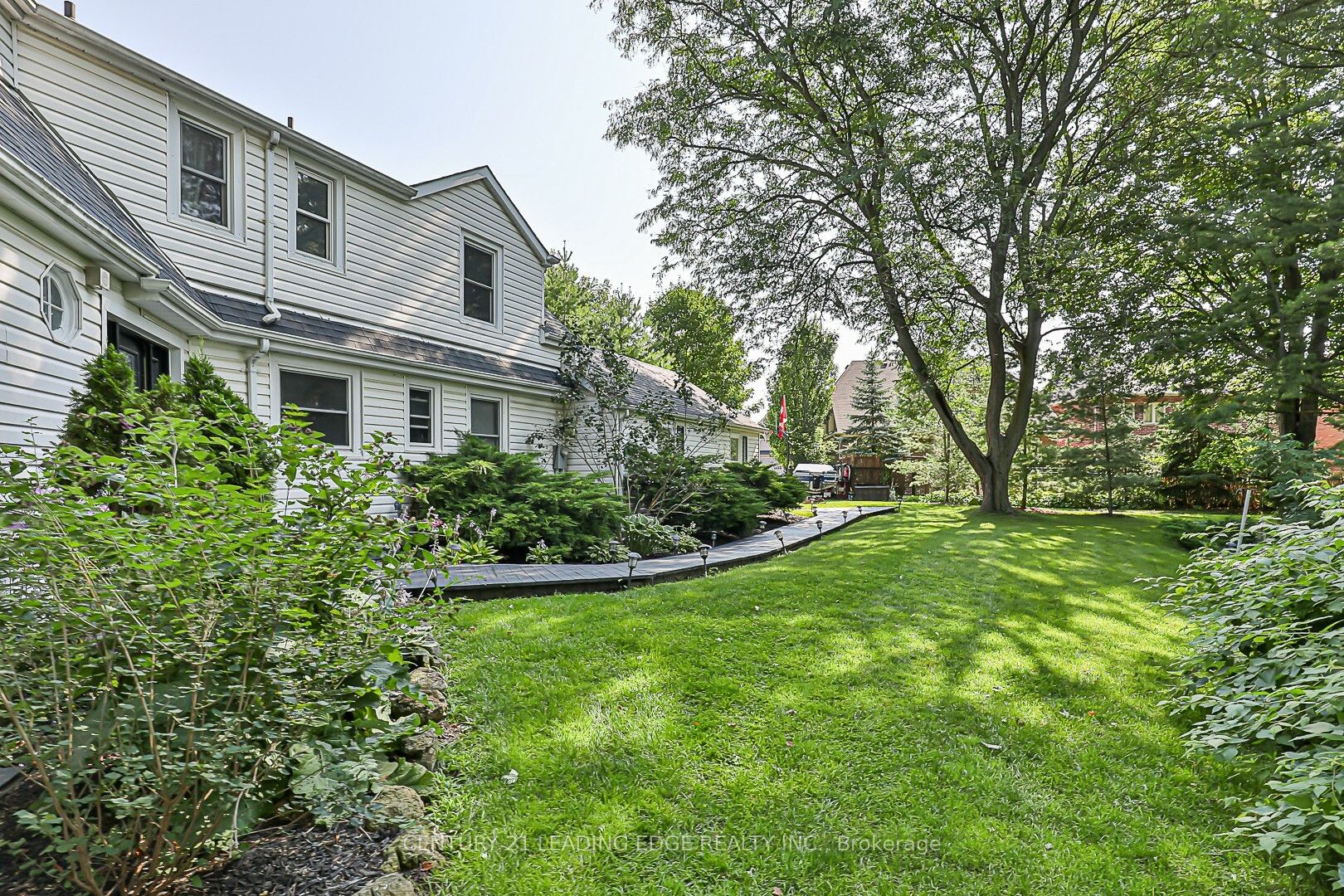 10 YORKTON Boulevard