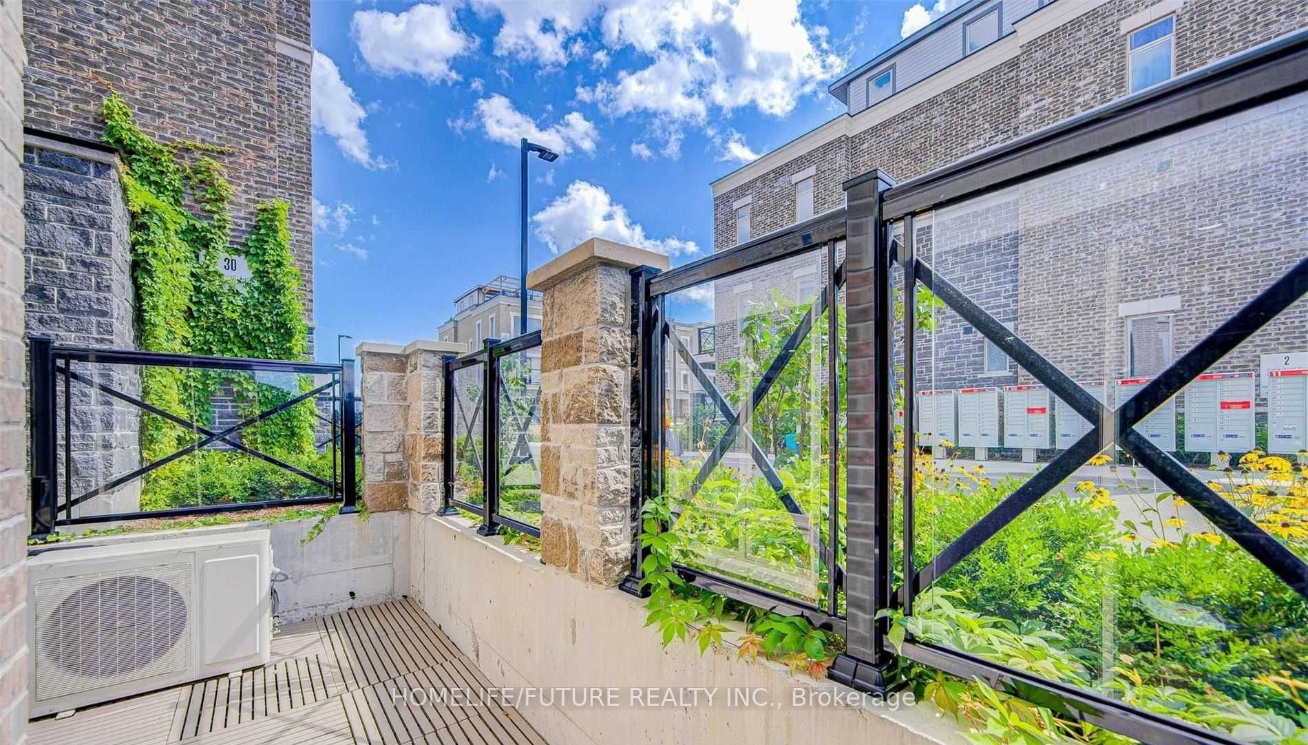 20 Westmeath Lane, #2327
