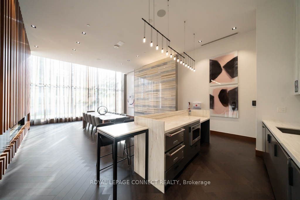 7895 Jane Street #3406