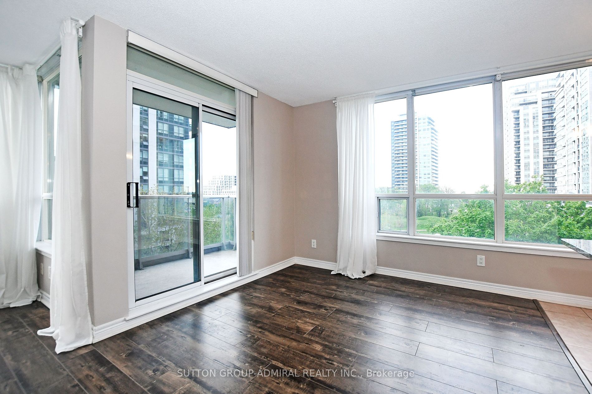 50 Disera Drive, #405