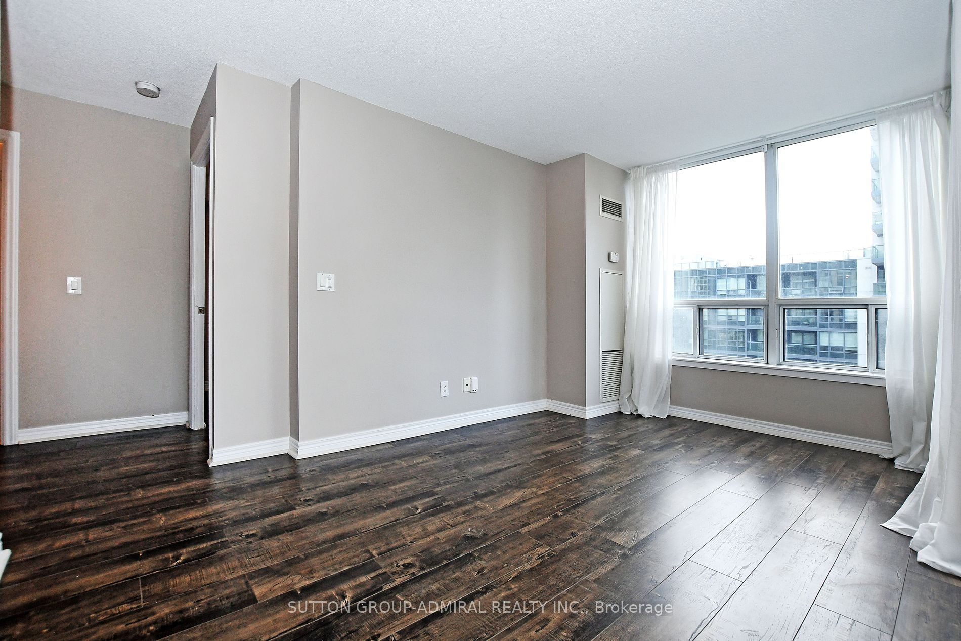 50 Disera Drive, #405