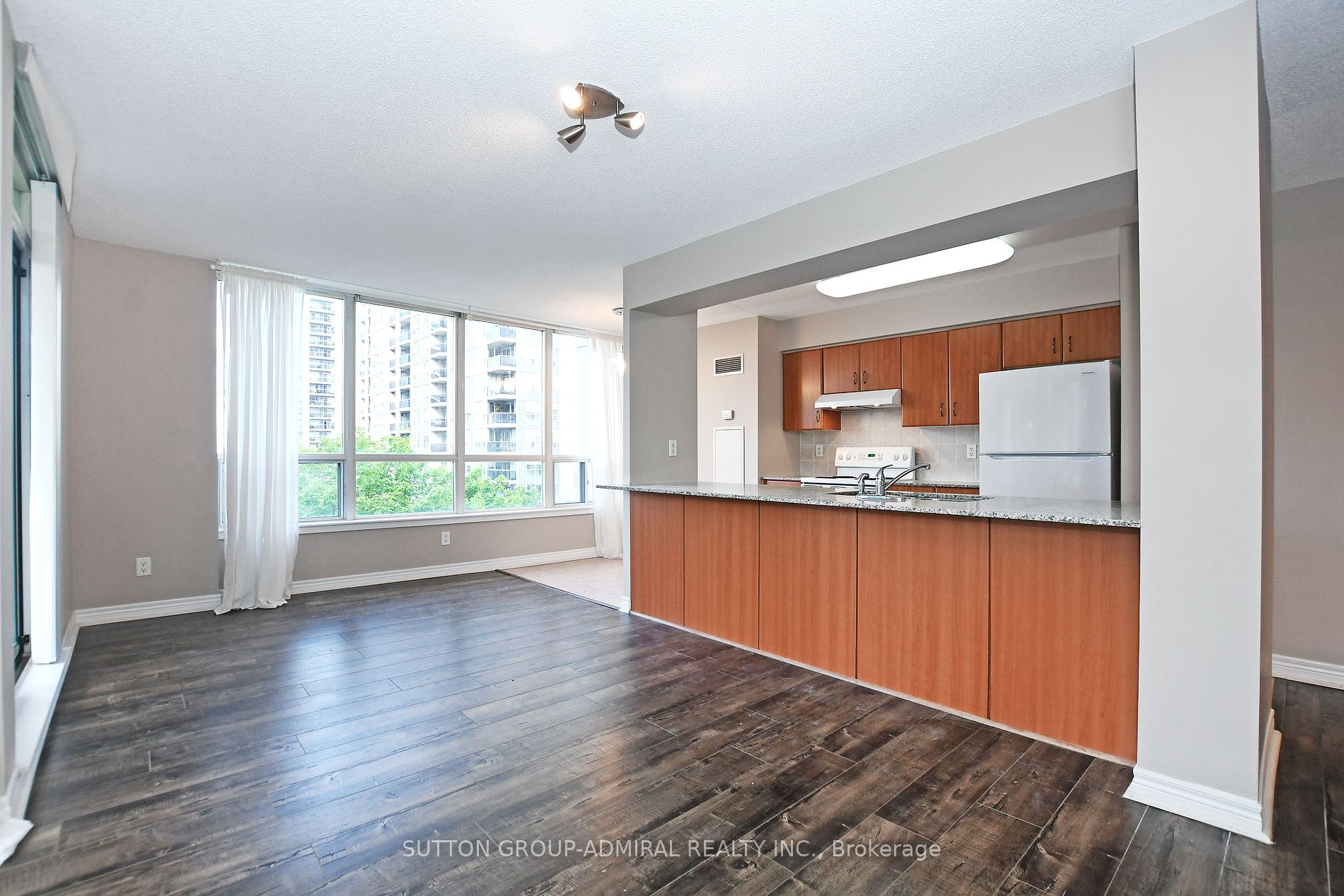 50 Disera Drive, #405