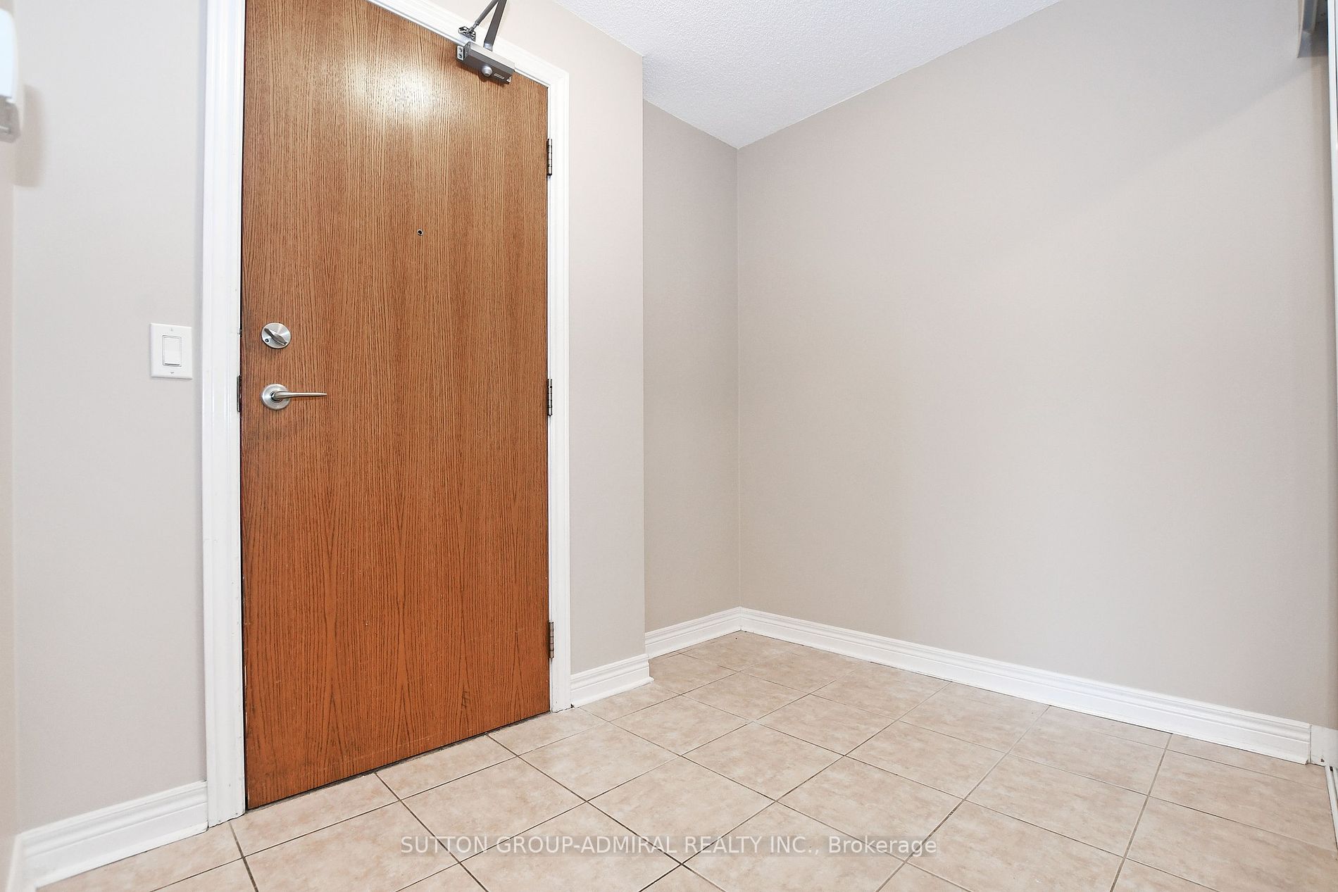 50 Disera Drive, #405