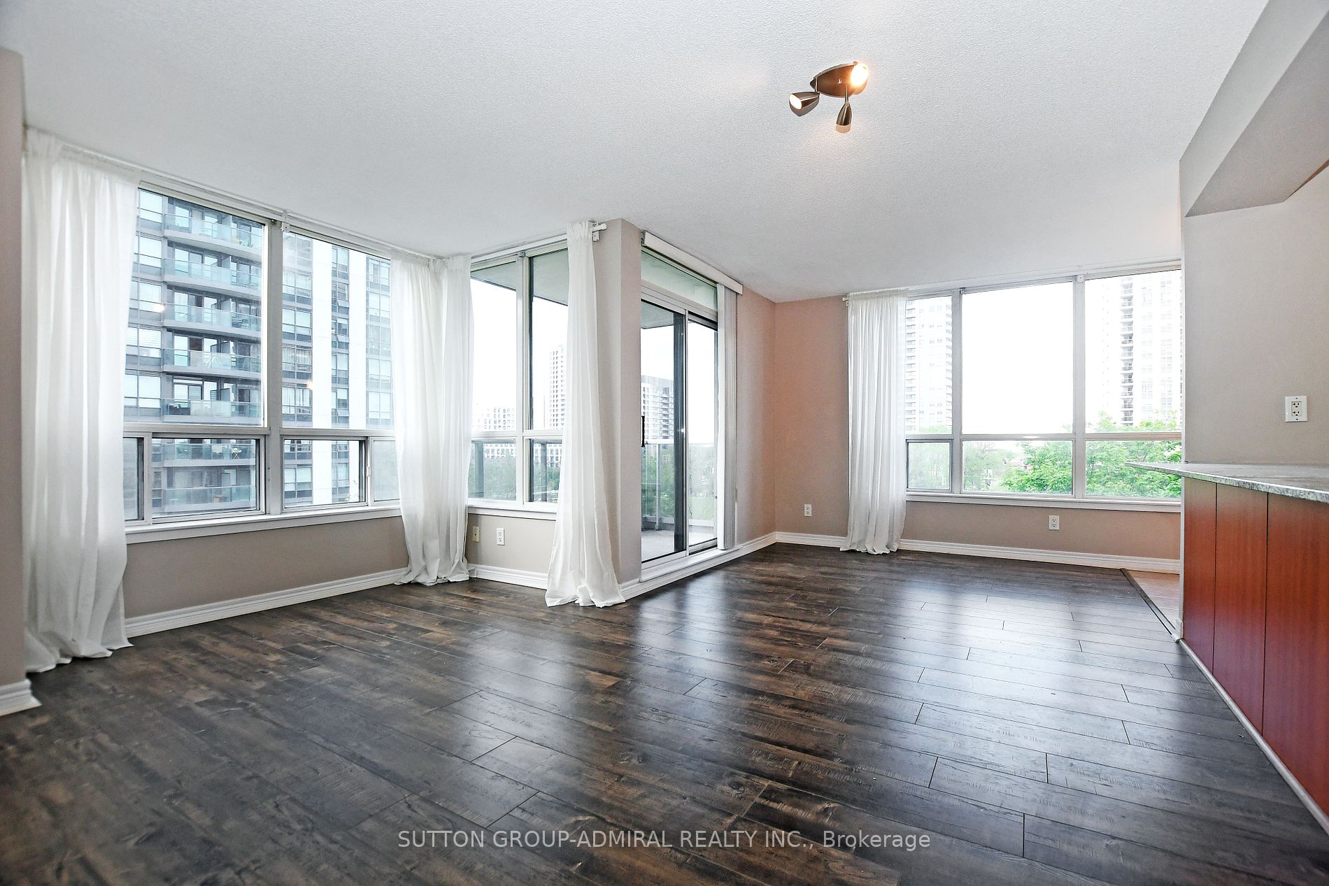 50 Disera Drive, #405