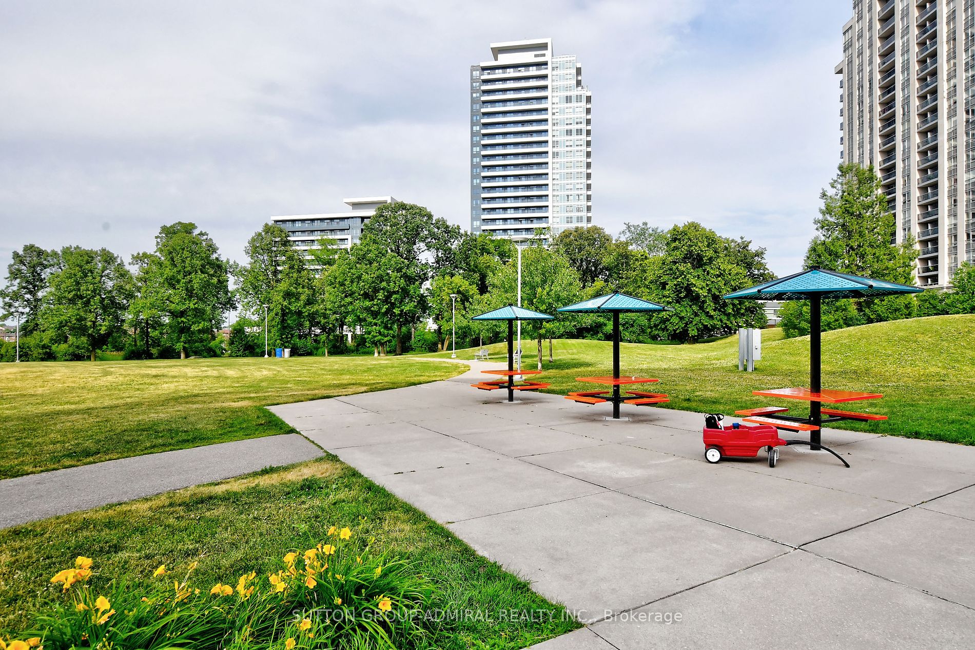 50 Disera Drive, #405
