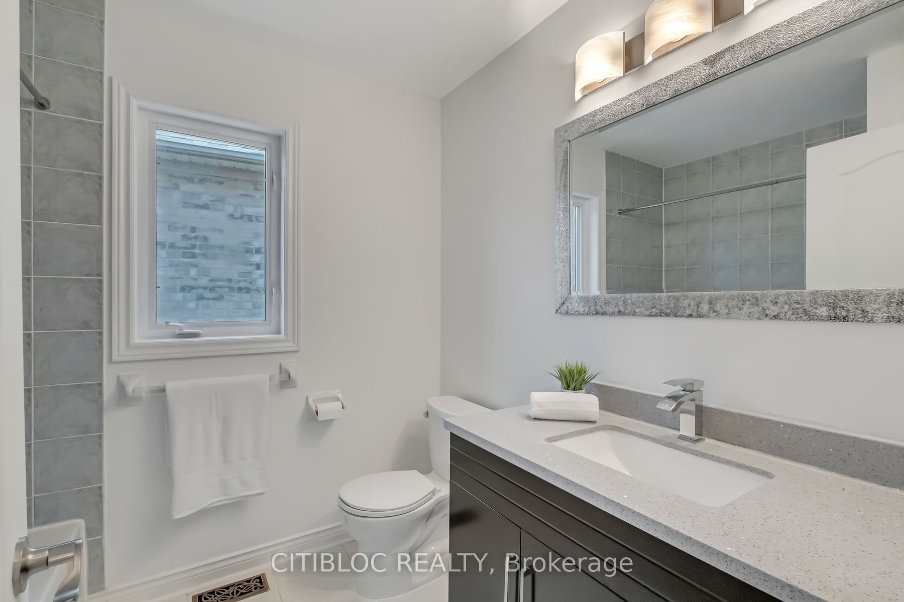 49 Queen Isabella Cres