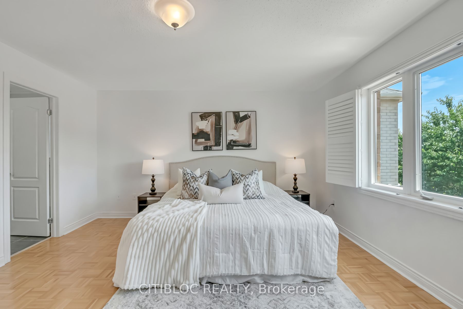 49 Queen Isabella Cres