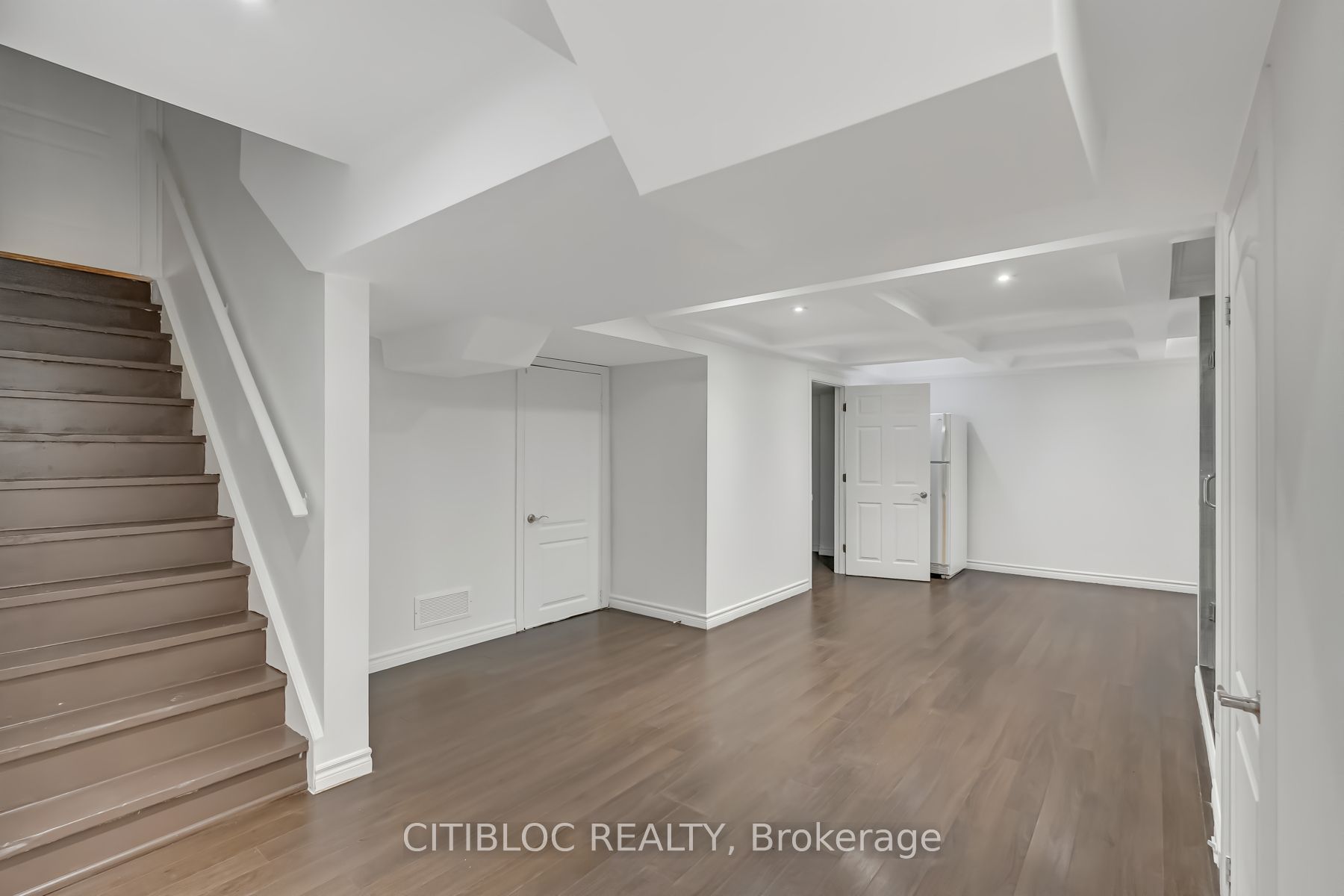 49 Queen Isabella Cres
