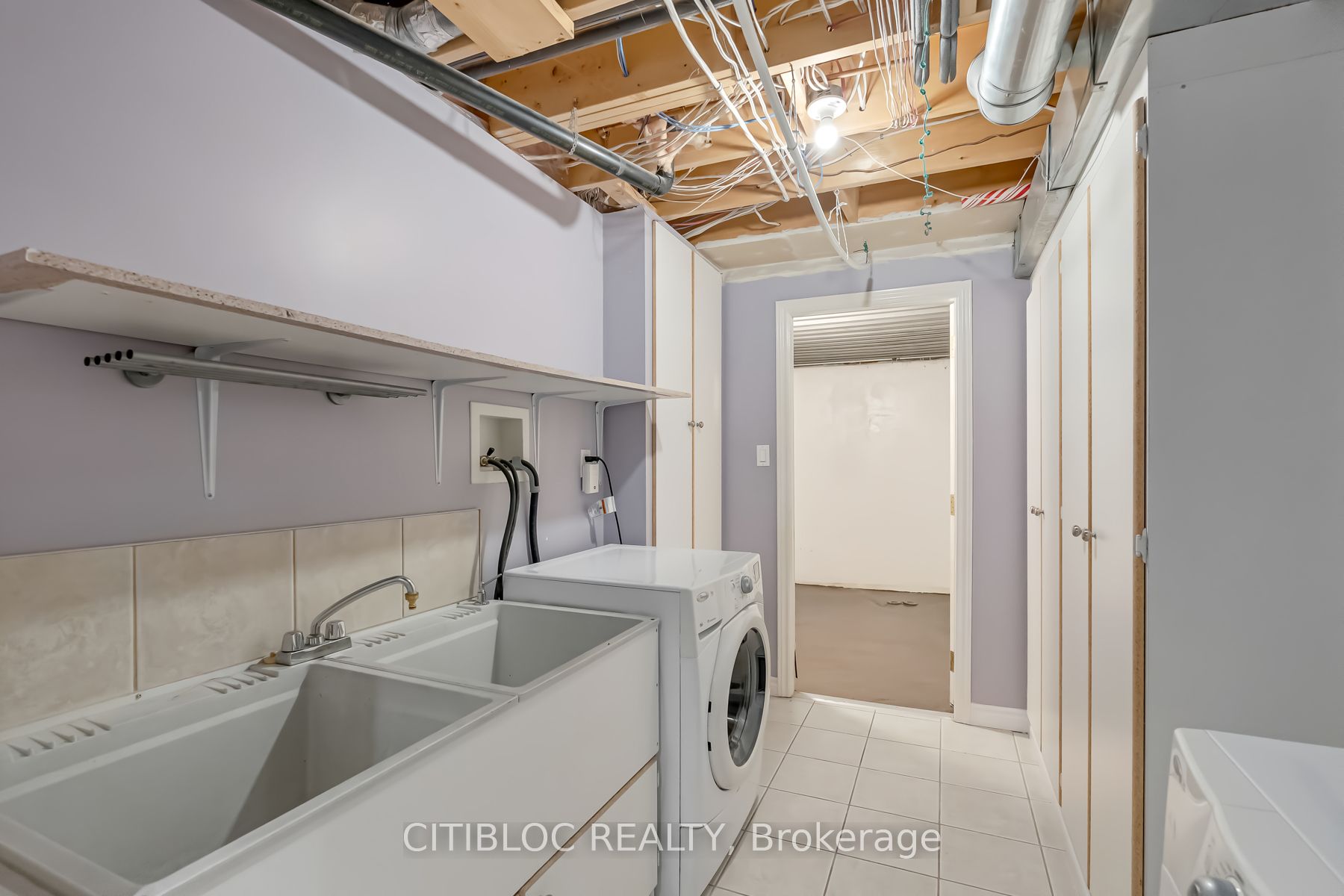 49 Queen Isabella Cres
