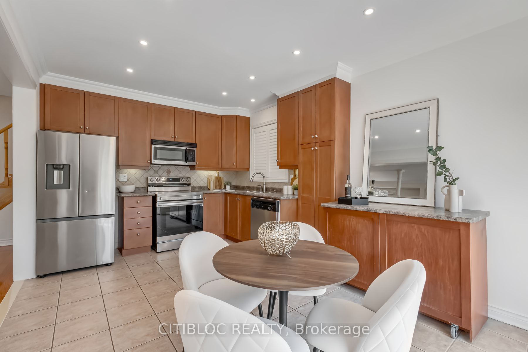 49 Queen Isabella Cres