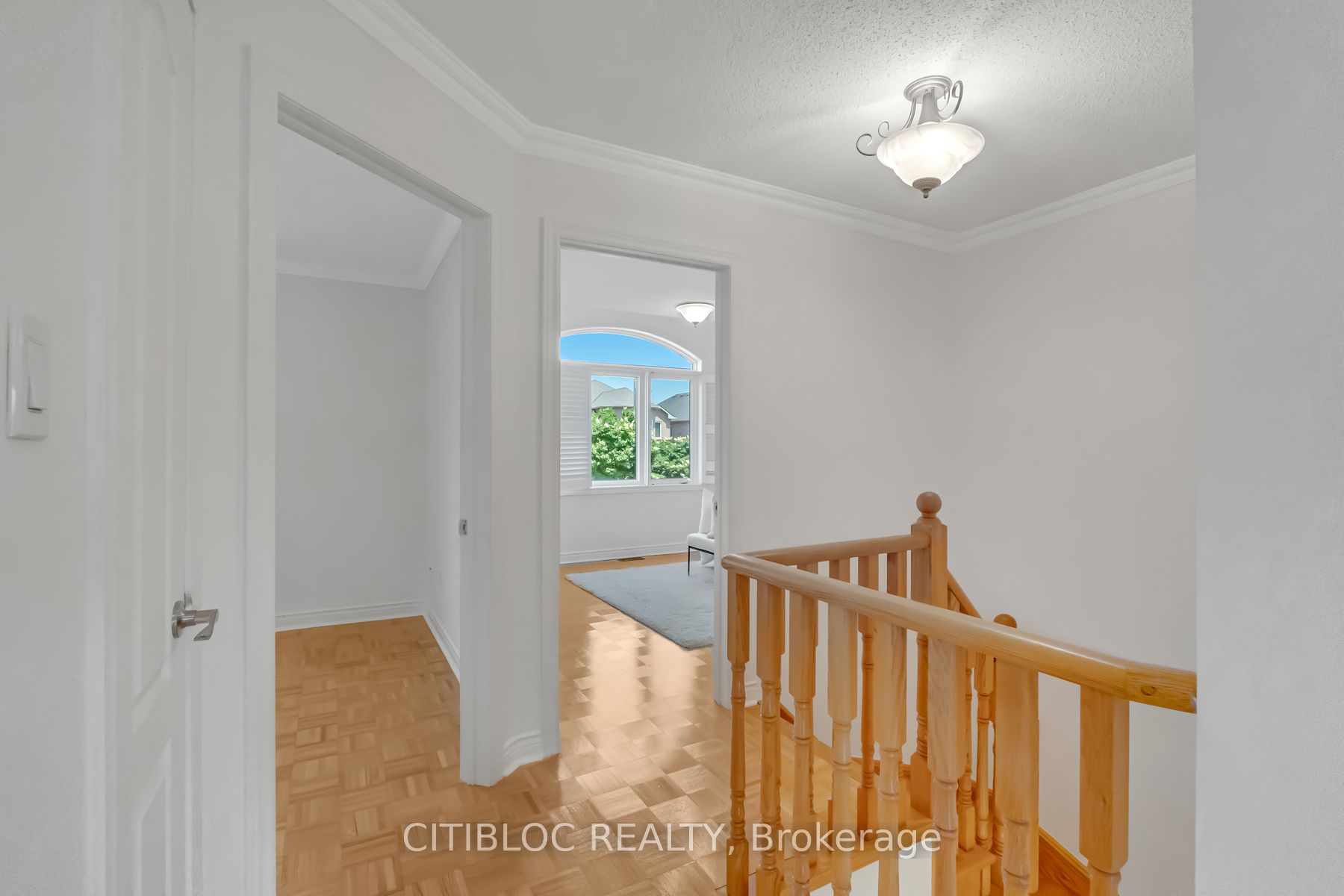 49 Queen Isabella Cres