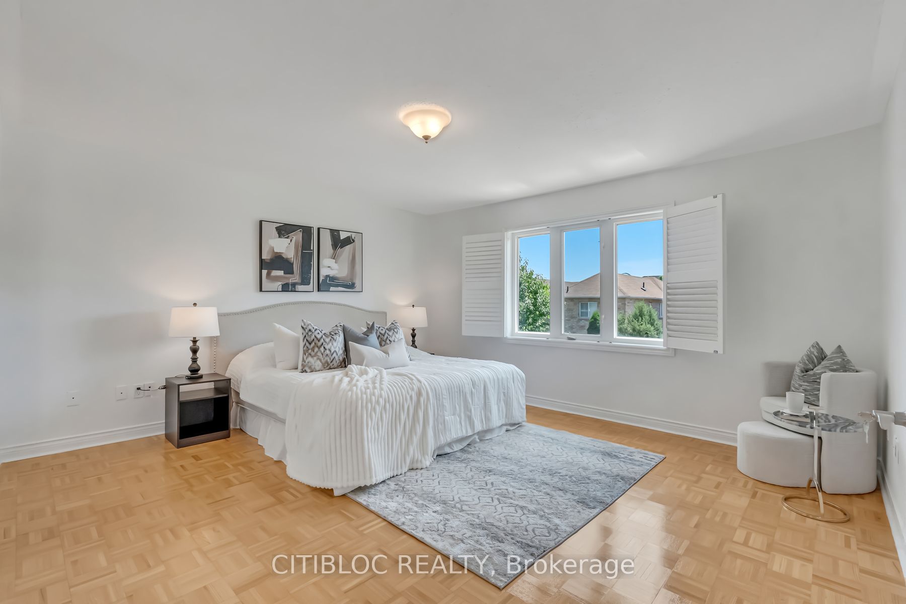 49 Queen Isabella Cres