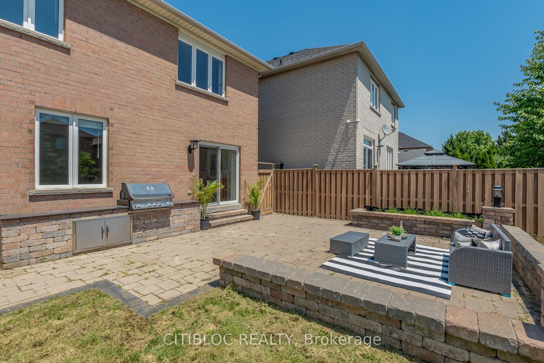 49 Queen Isabella Cres