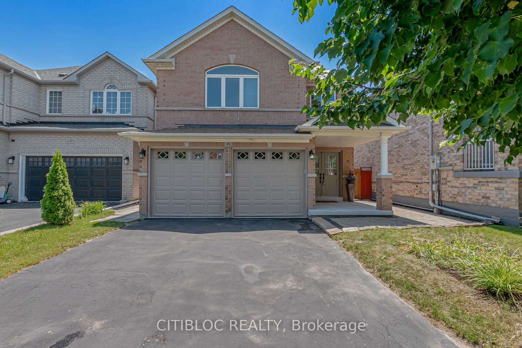 49 Queen Isabella Cres
