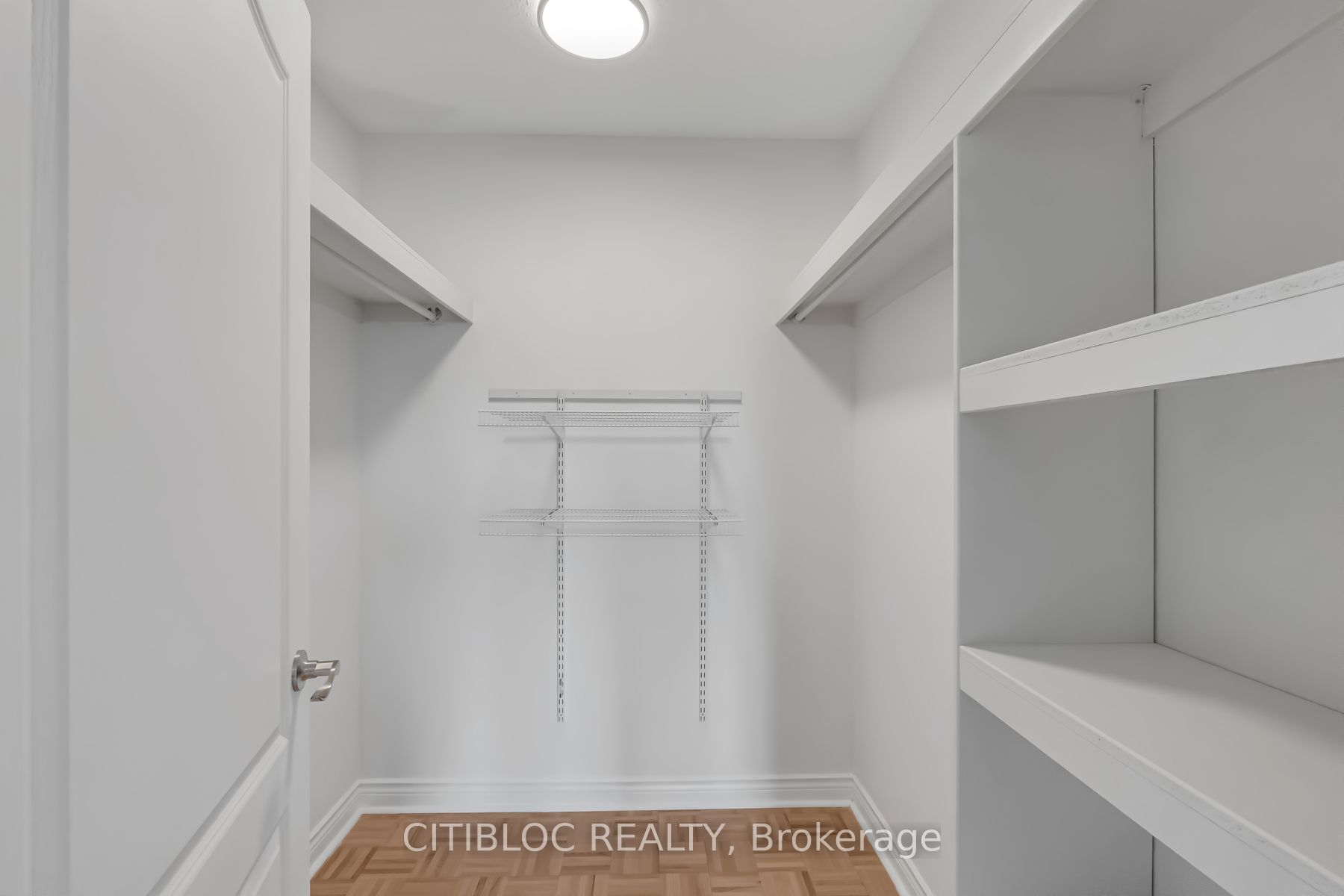 49 Queen Isabella Cres