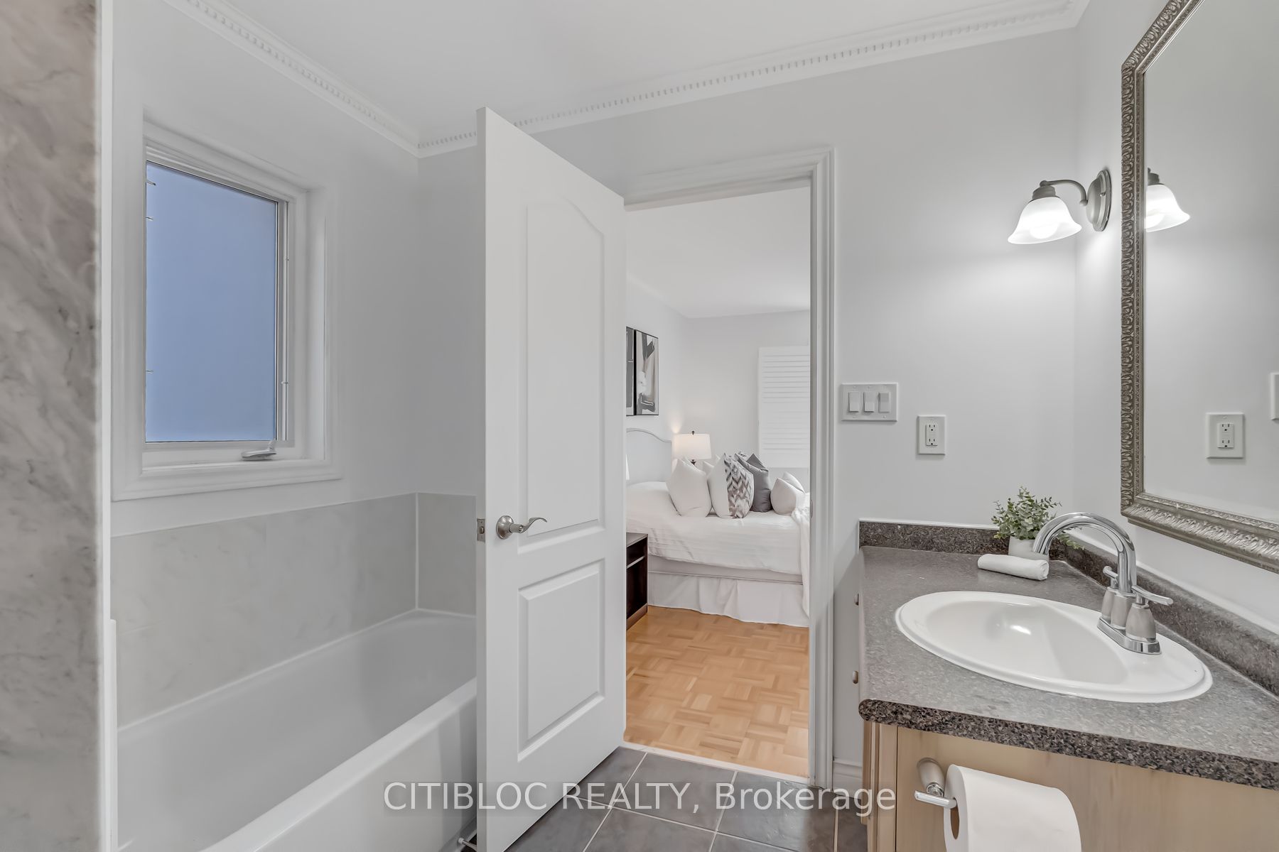 49 Queen Isabella Cres