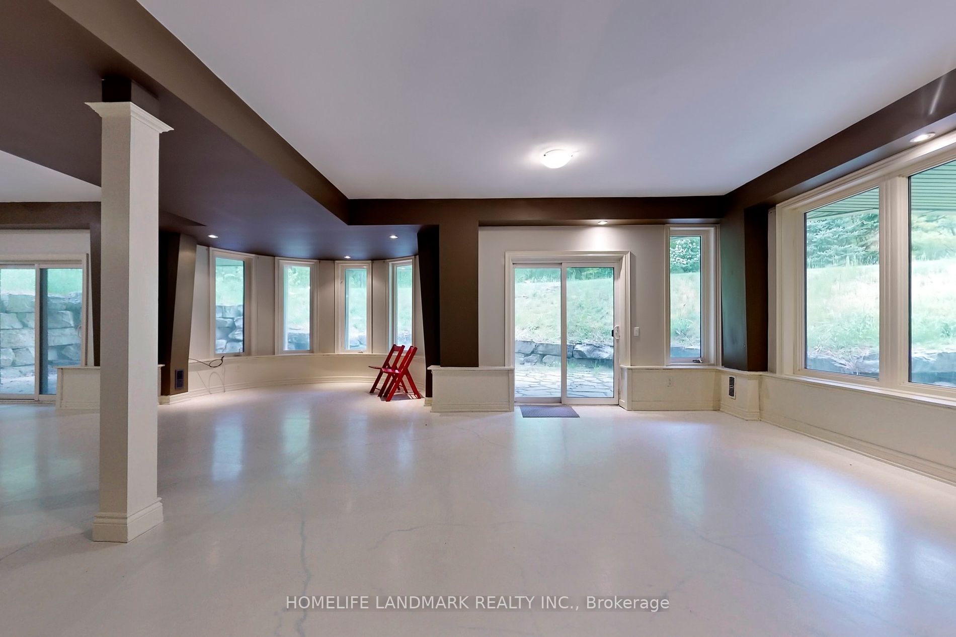 19 Wolf Run Court