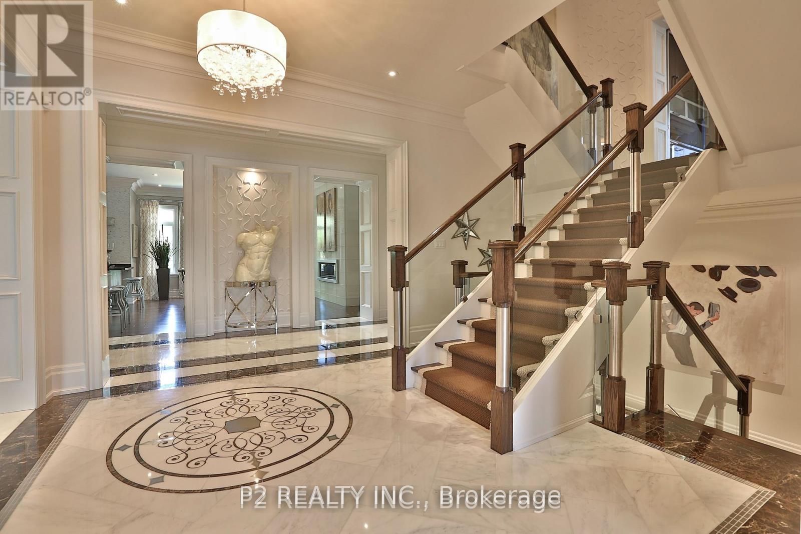 8 Thornhill Avenue