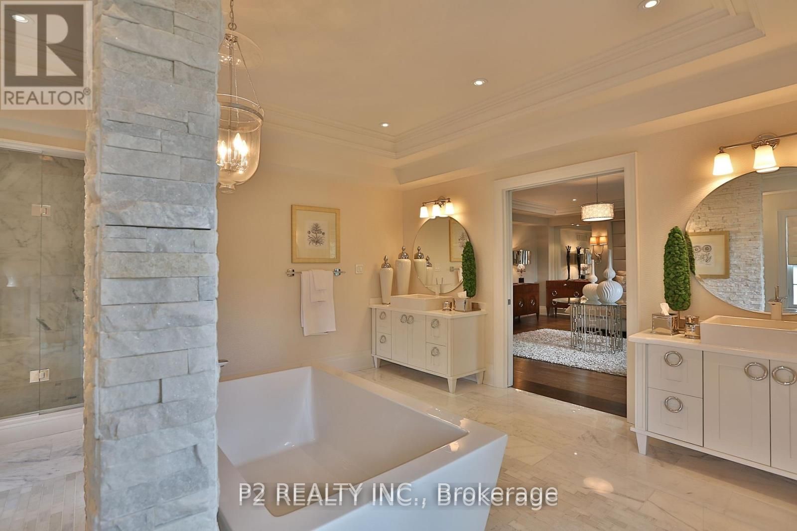 8 Thornhill Avenue