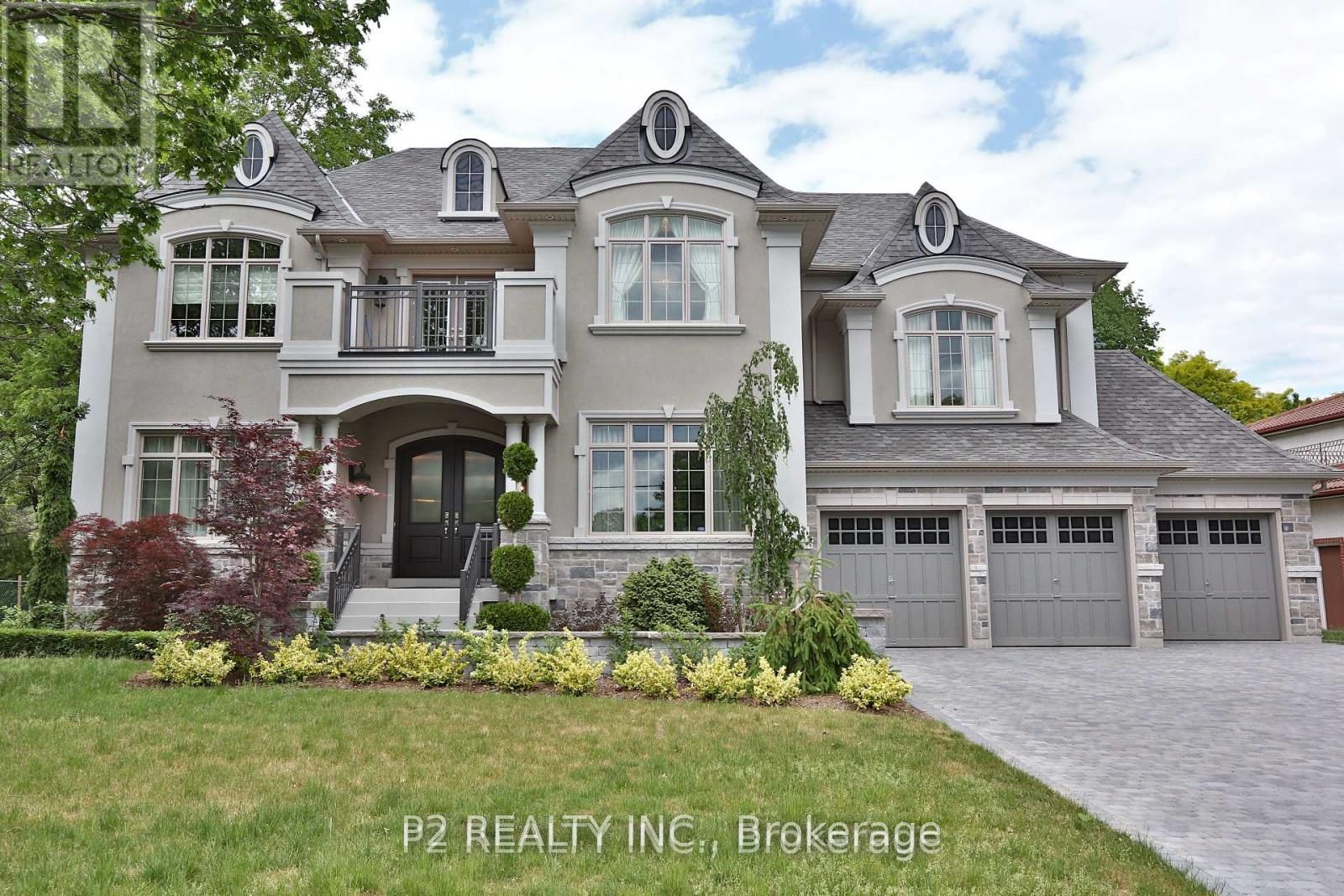 8 Thornhill Avenue
