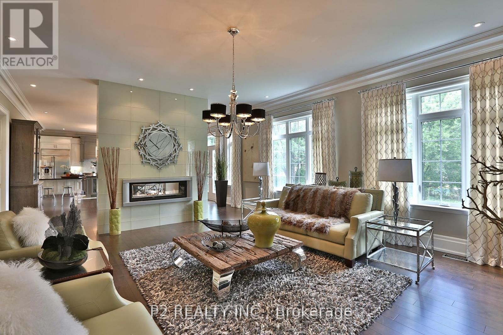 8 Thornhill Avenue