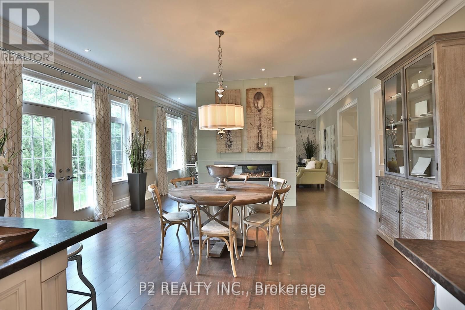 8 Thornhill Avenue