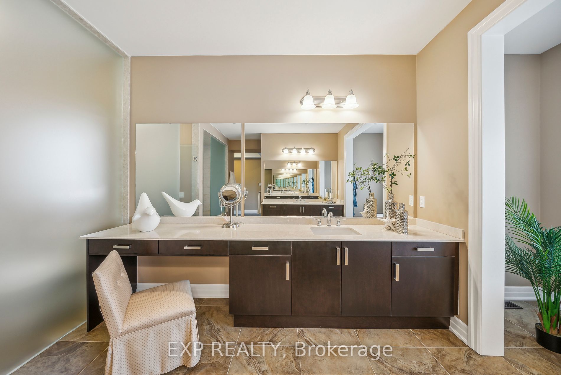 57 Hogan Crt