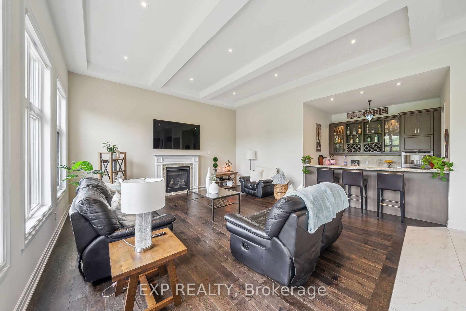 57 Hogan Crt