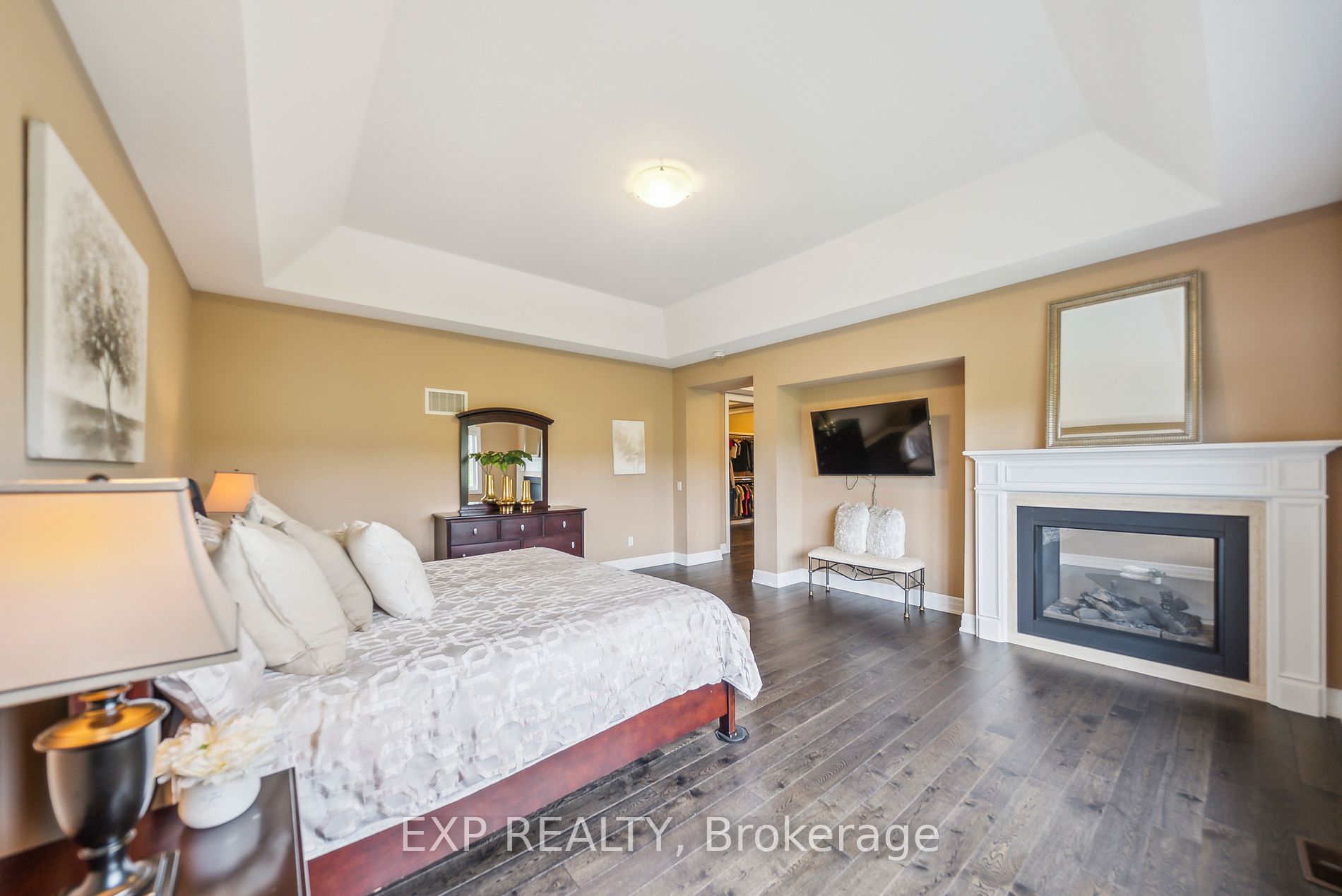 57 Hogan Crt