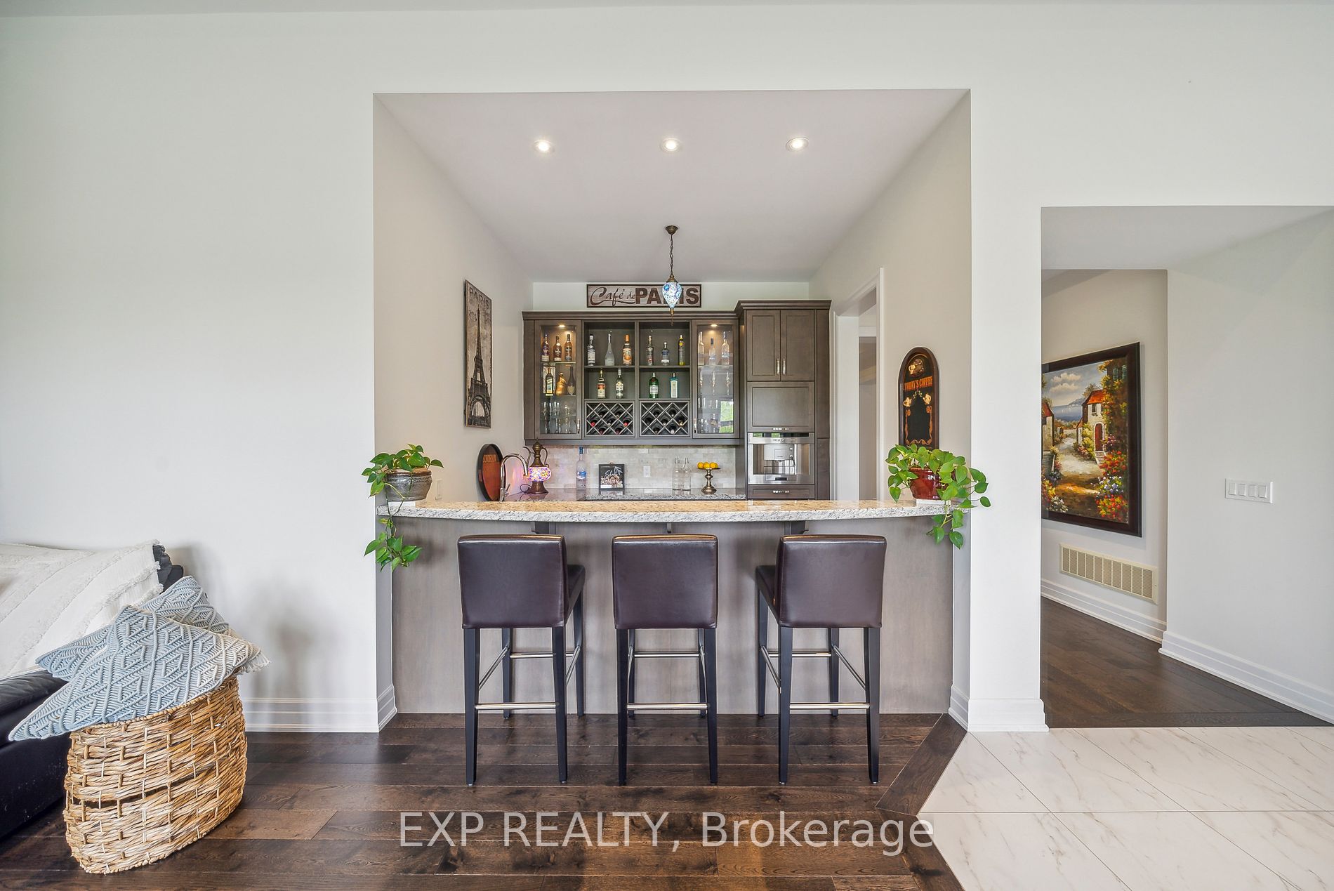 57 Hogan Crt