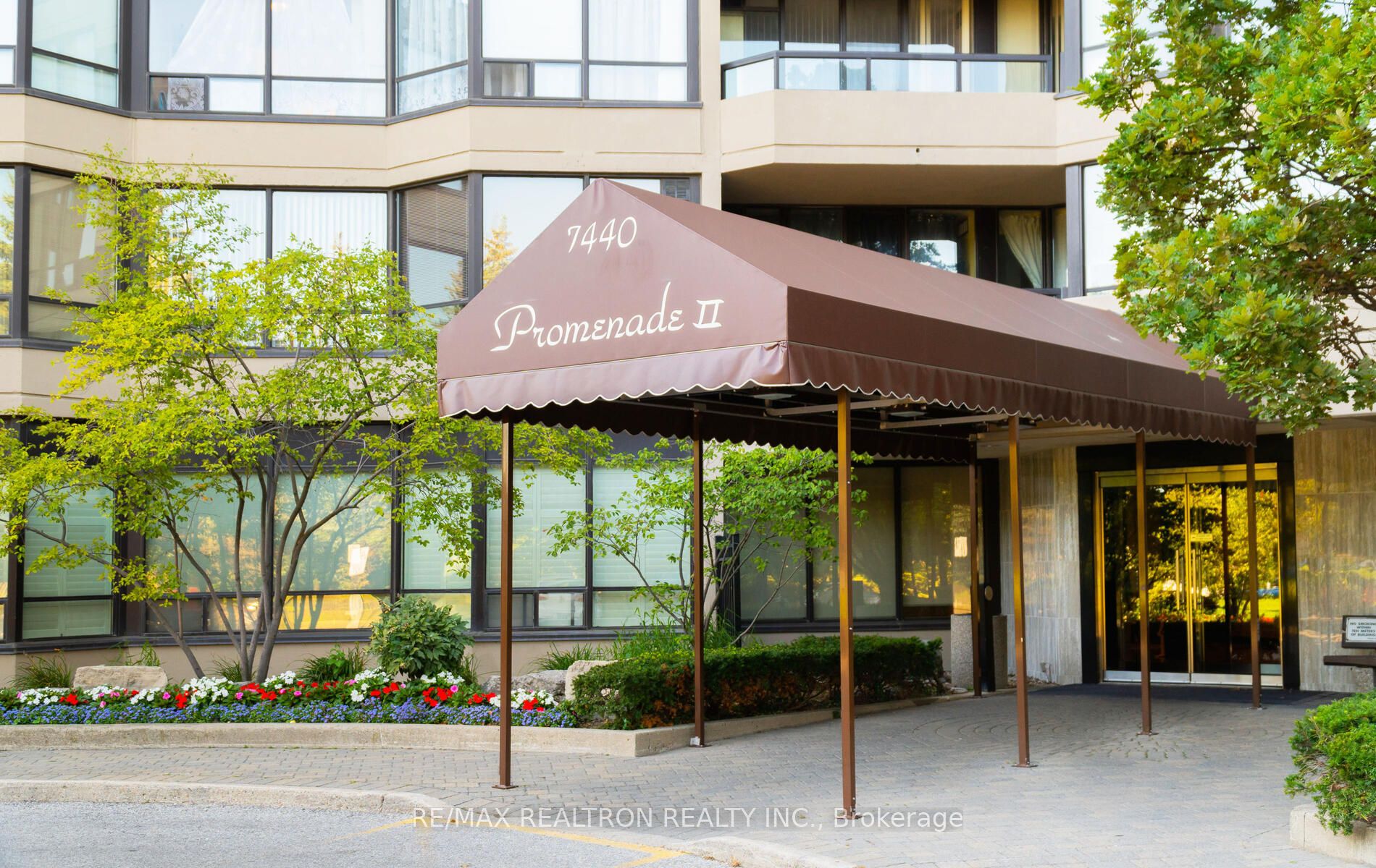 7440 Bathurst Street, #301
