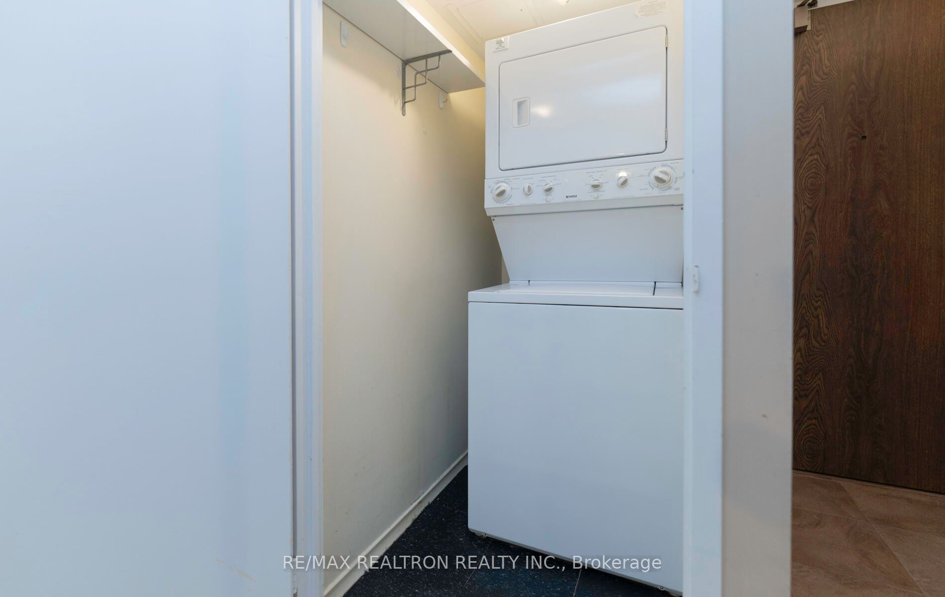 7440 Bathurst Street, #301