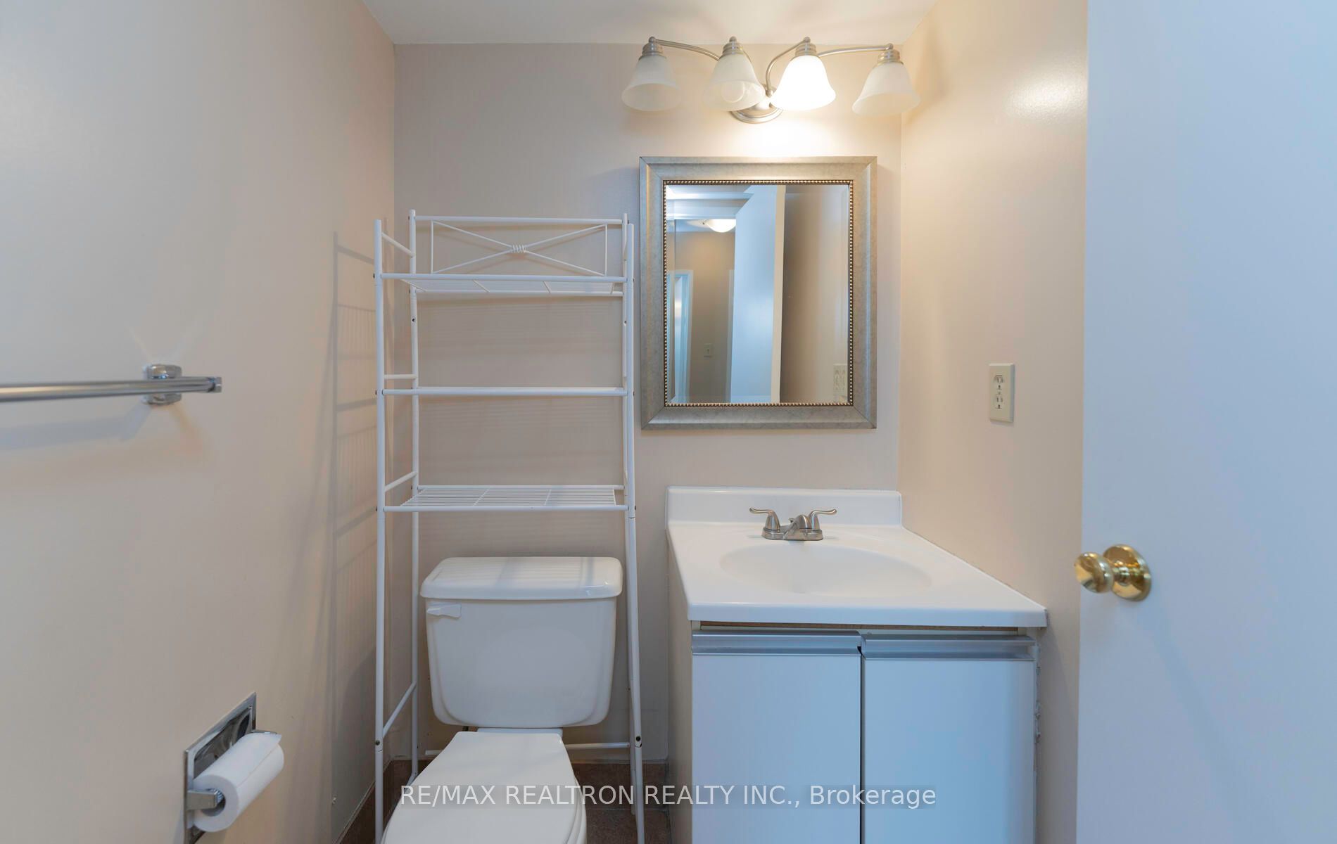 7440 Bathurst Street, #301