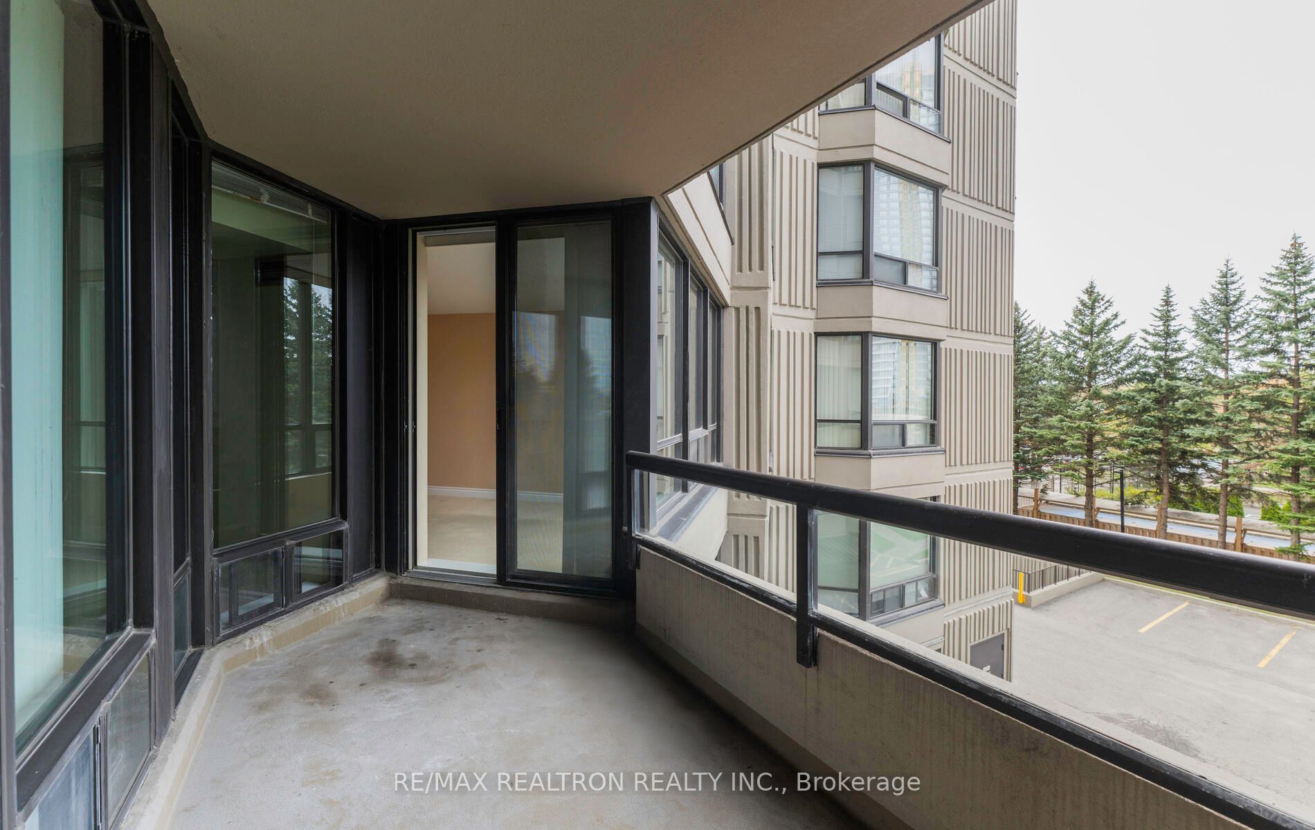 7440 Bathurst Street, #301