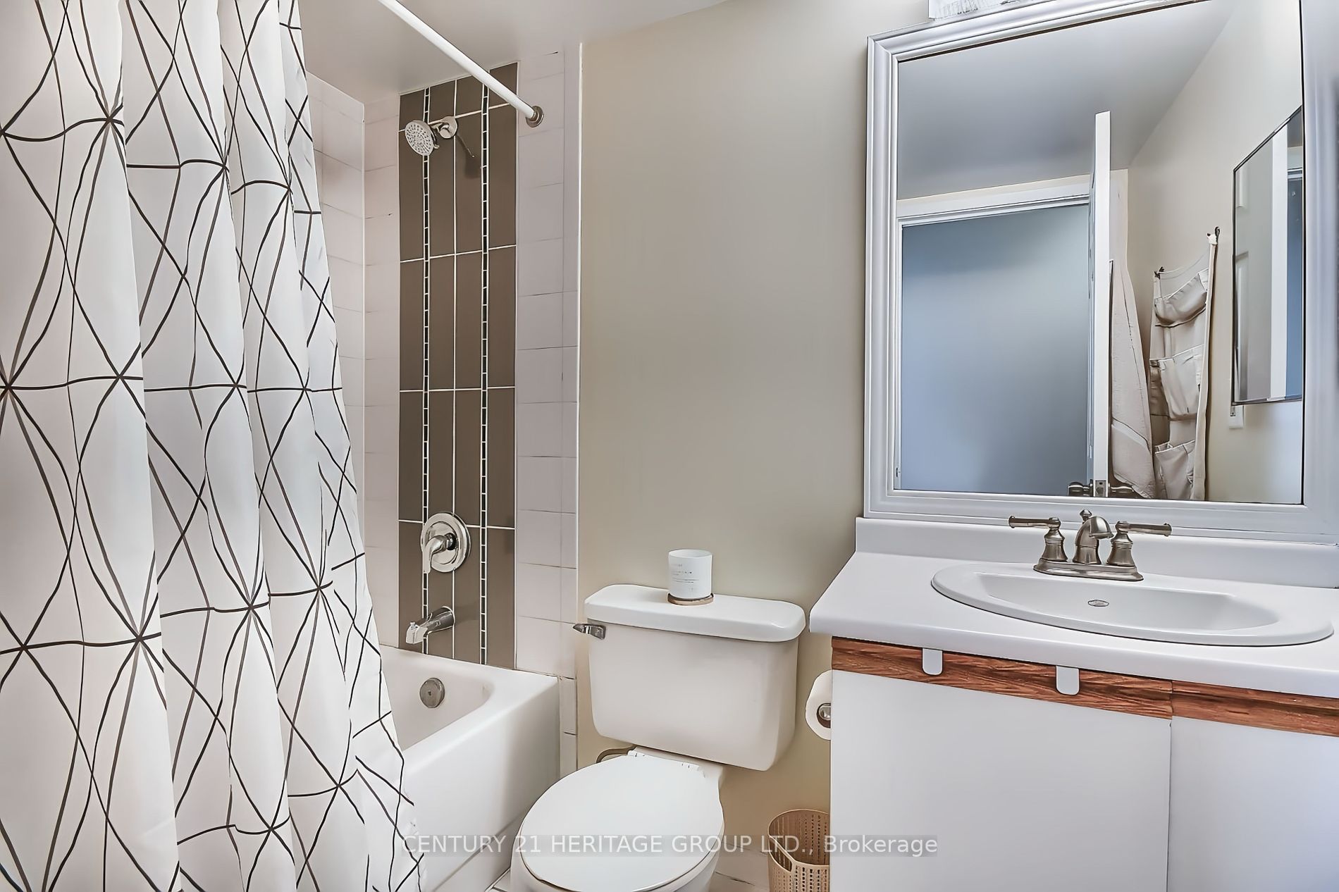 175 Cedar Avenue, #215