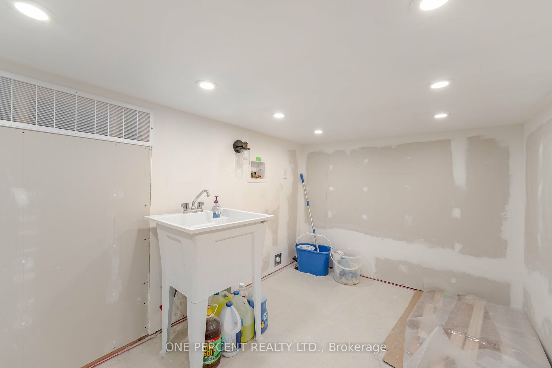 26 Andrew Hill Drive