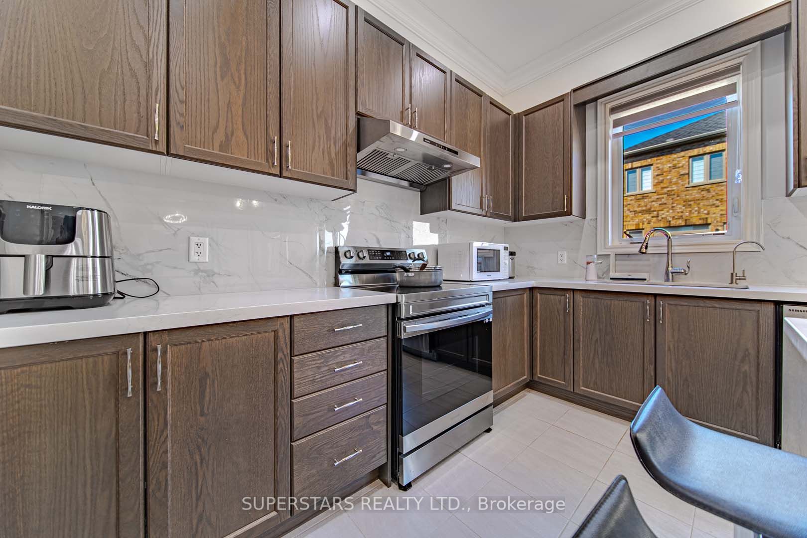 57 Betty May Crescent