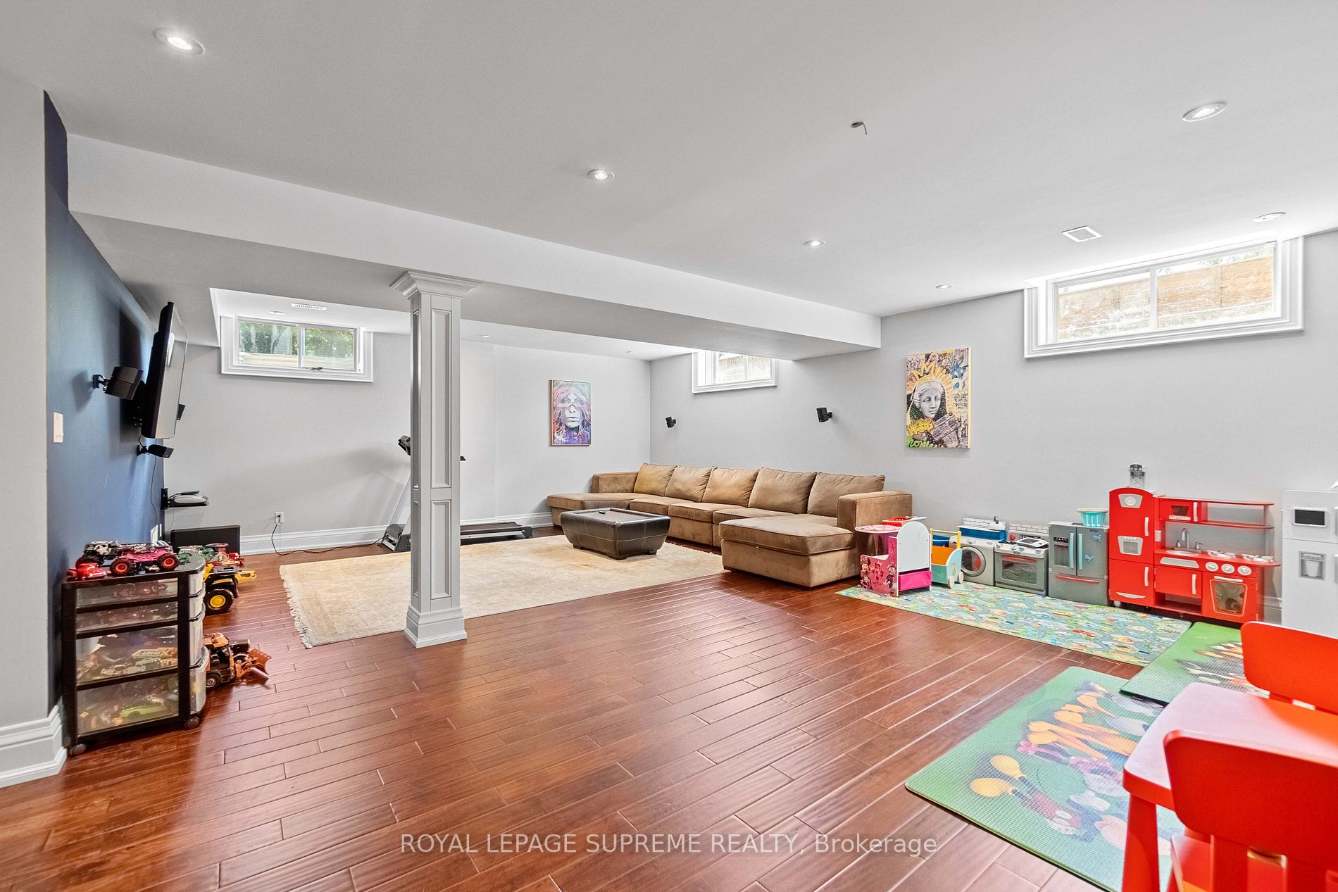 11 Hawman Ave