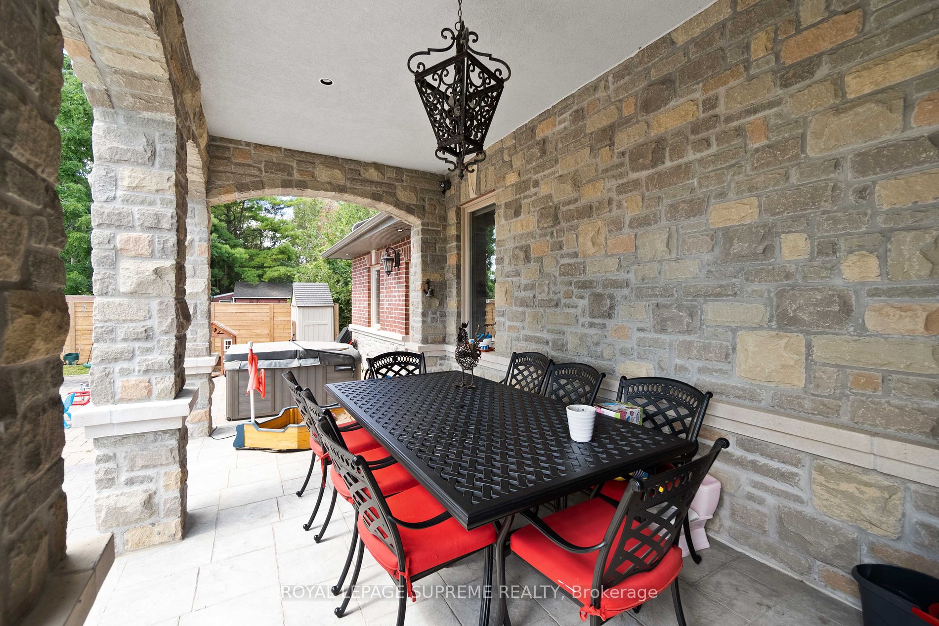 11 Hawman Ave