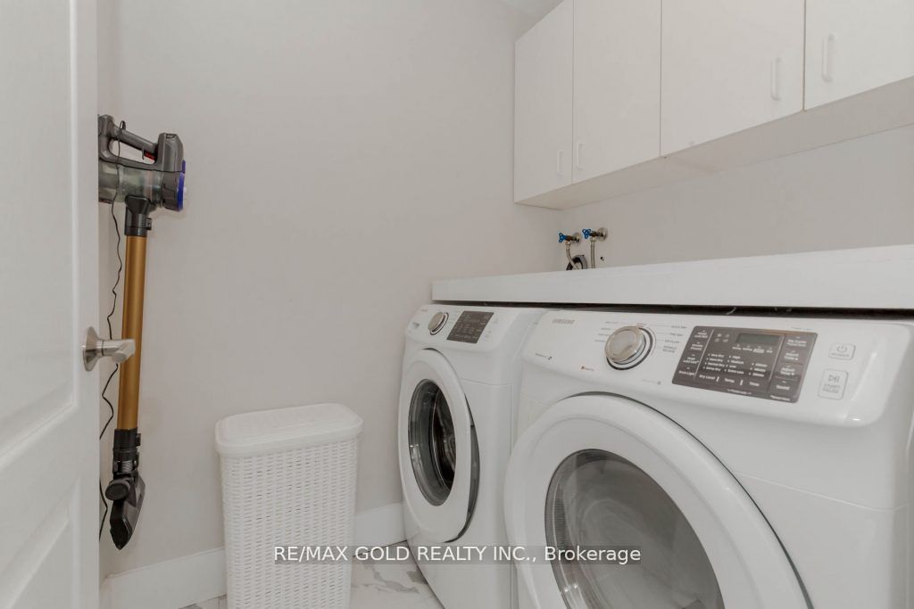 7 Townsgate Dr, #802